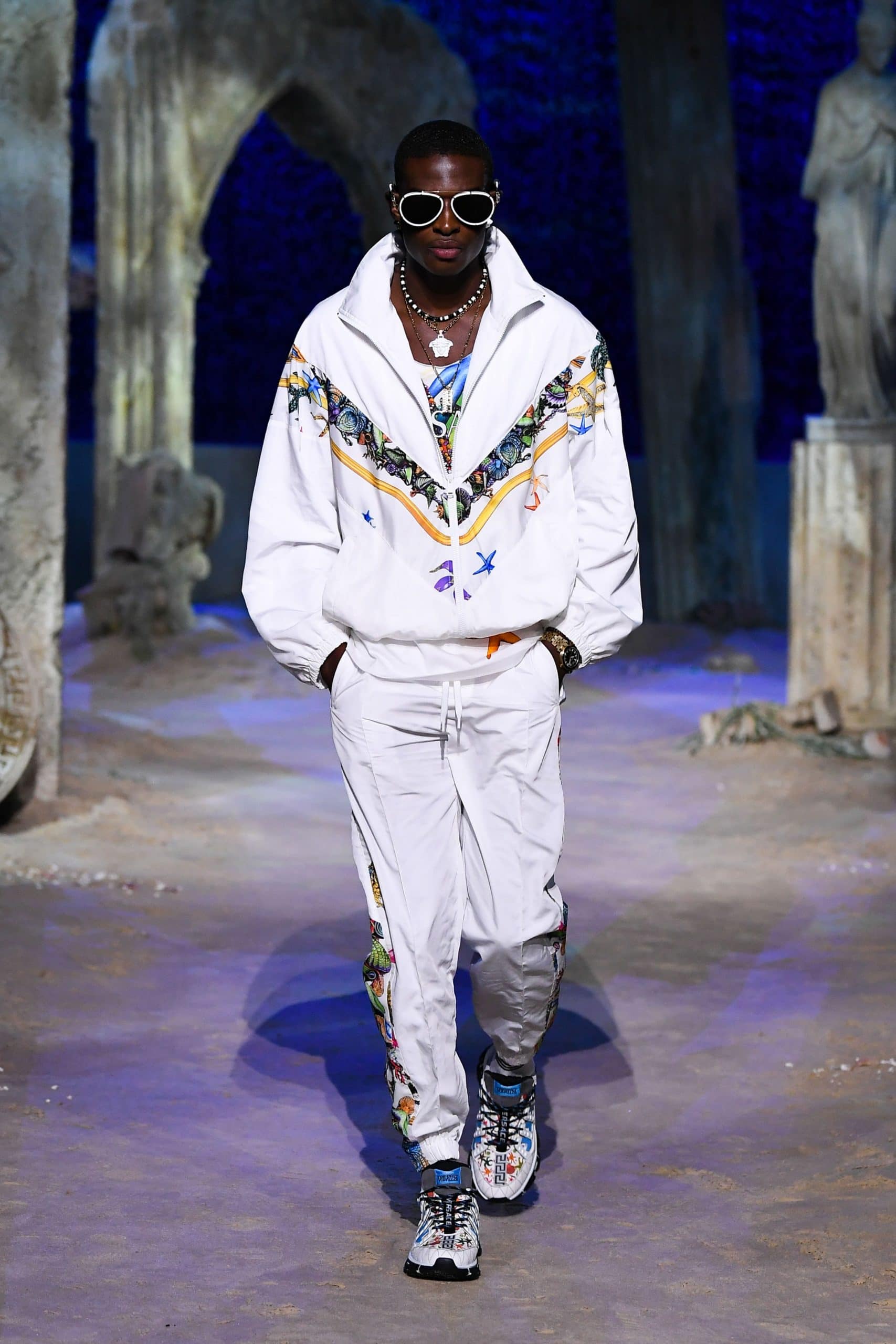 ヴェルサーチ春夏2021年 RUNWAY マガジン