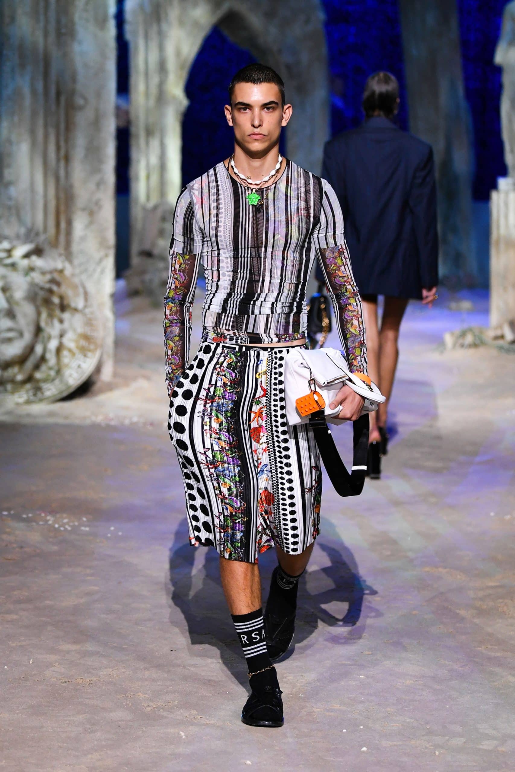 ヴェルサーチ春夏2021年 RUNWAY マガジン