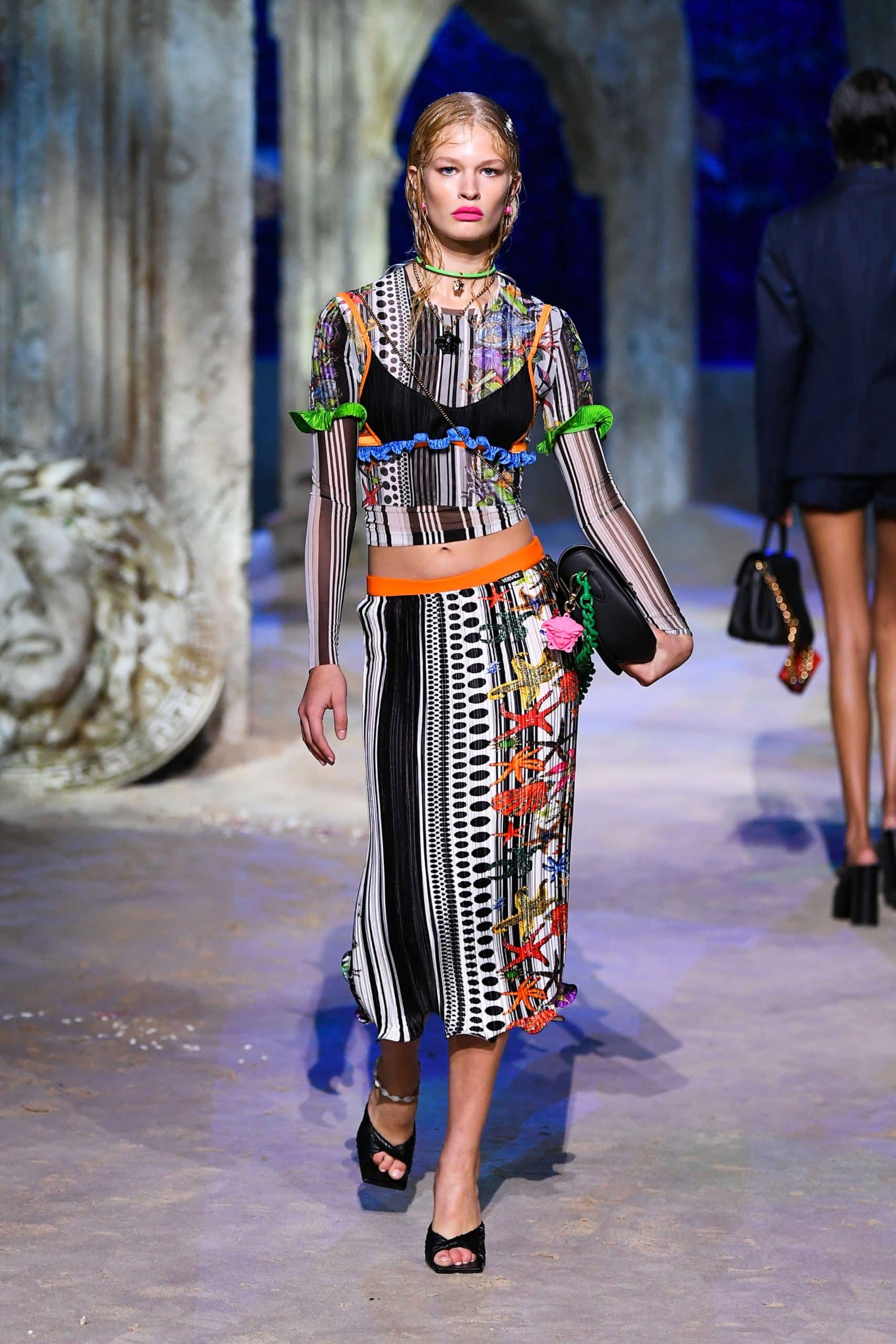 ヴェルサーチ春夏2021年 RUNWAY マガジン