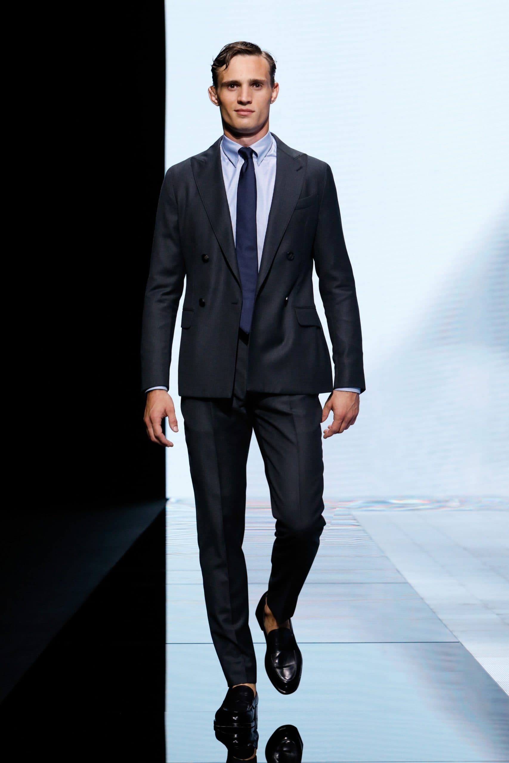 Giorgio Armani Frühling Sommer 2021 von RUNWAY MAGAZIN