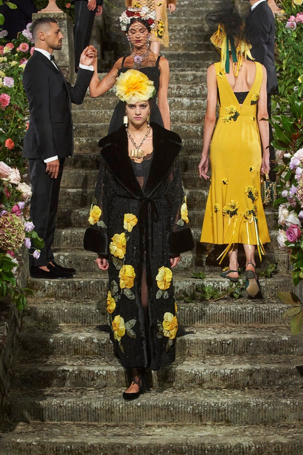 Dolce Gabbana Alta Moda Firenze 2020 - Fall-Winter 2020-2021 by RUNWAY MAGAZINE