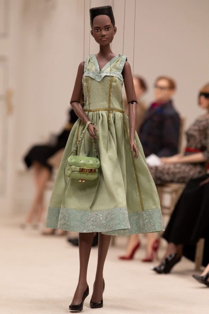 モスキーノ春夏2021年 RUNWAY マガジン