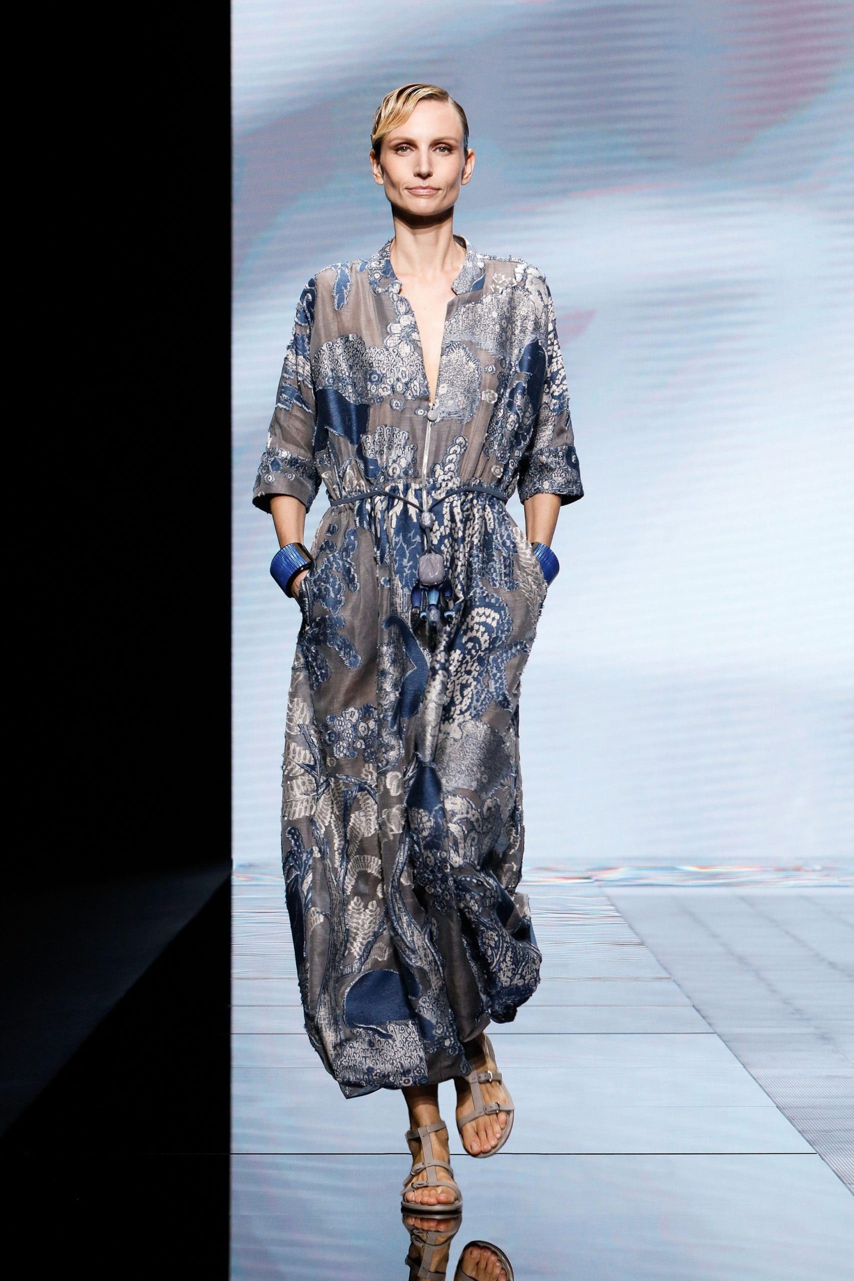 Giorgio Armani Frühling Sommer 2021 von RUNWAY MAGAZIN