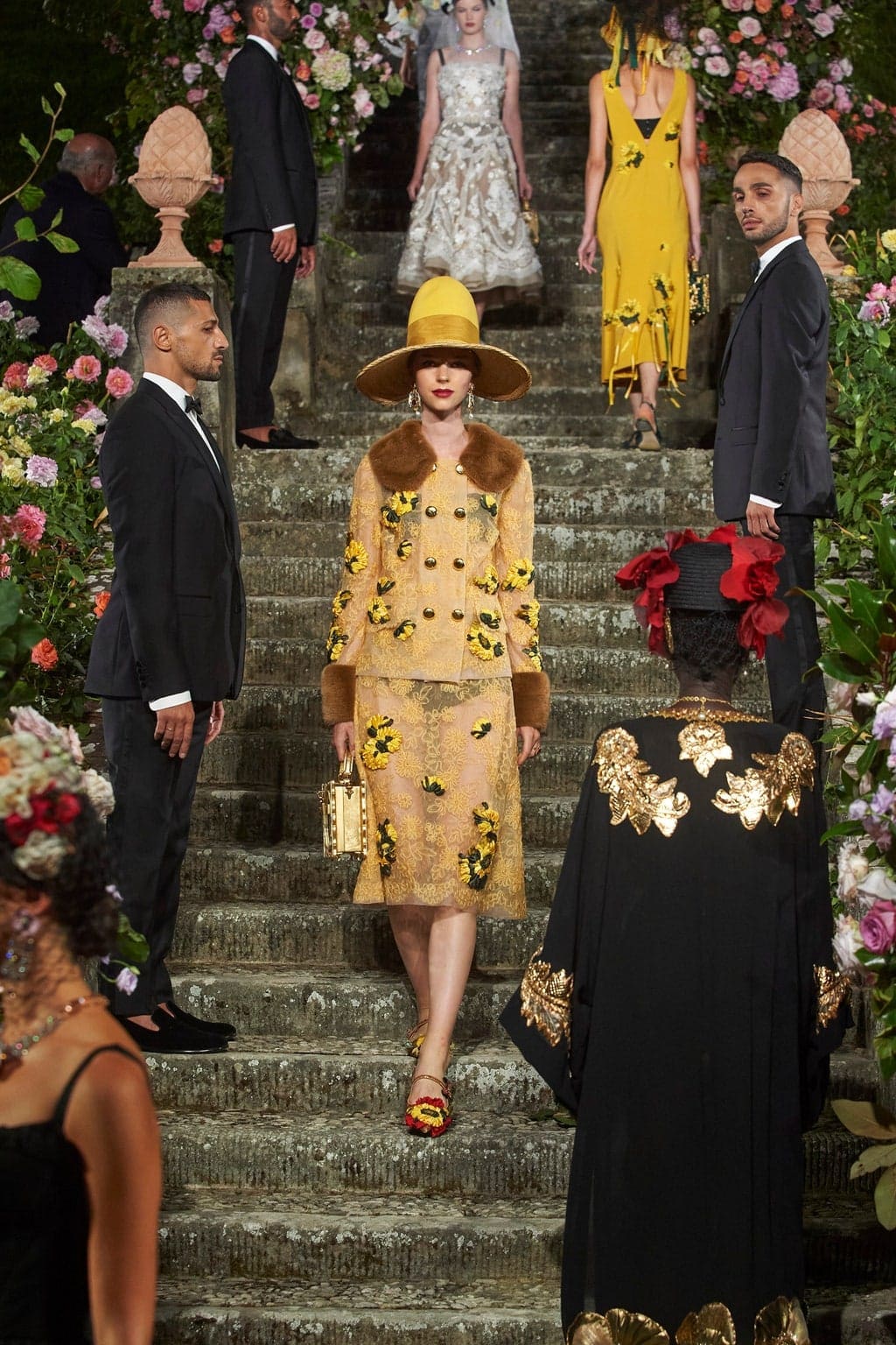 Dolce Gabbana Alta Moda Firenze 2020 - Fall-Winter 2020-2021 by RUNWAY MAGAZINE