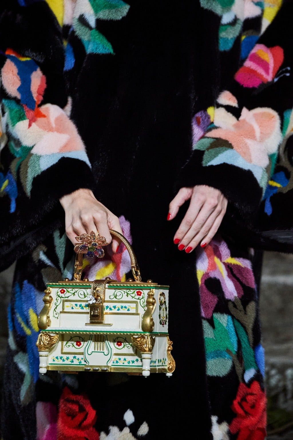 Dolce Gabbana Alta Moda Firenze 2020 - Fall-Winter 2020-2021 by RUNWAY MAGAZINE