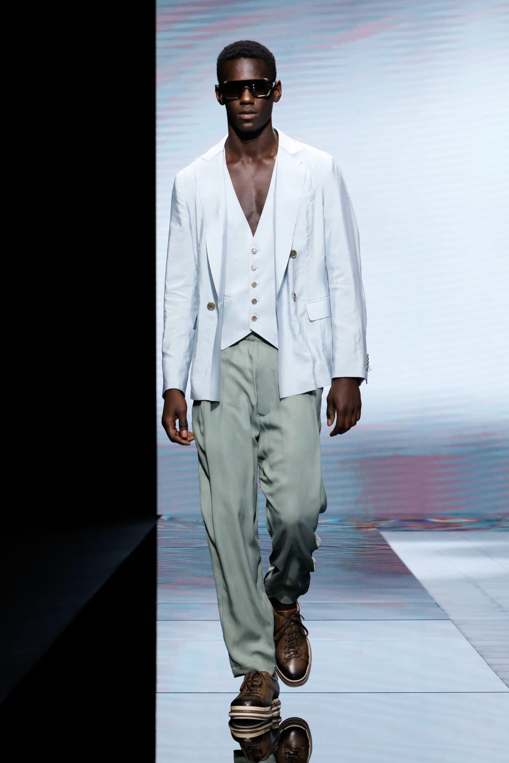 Giorgio Armani Frühling Sommer 2021 von RUNWAY MAGAZIN