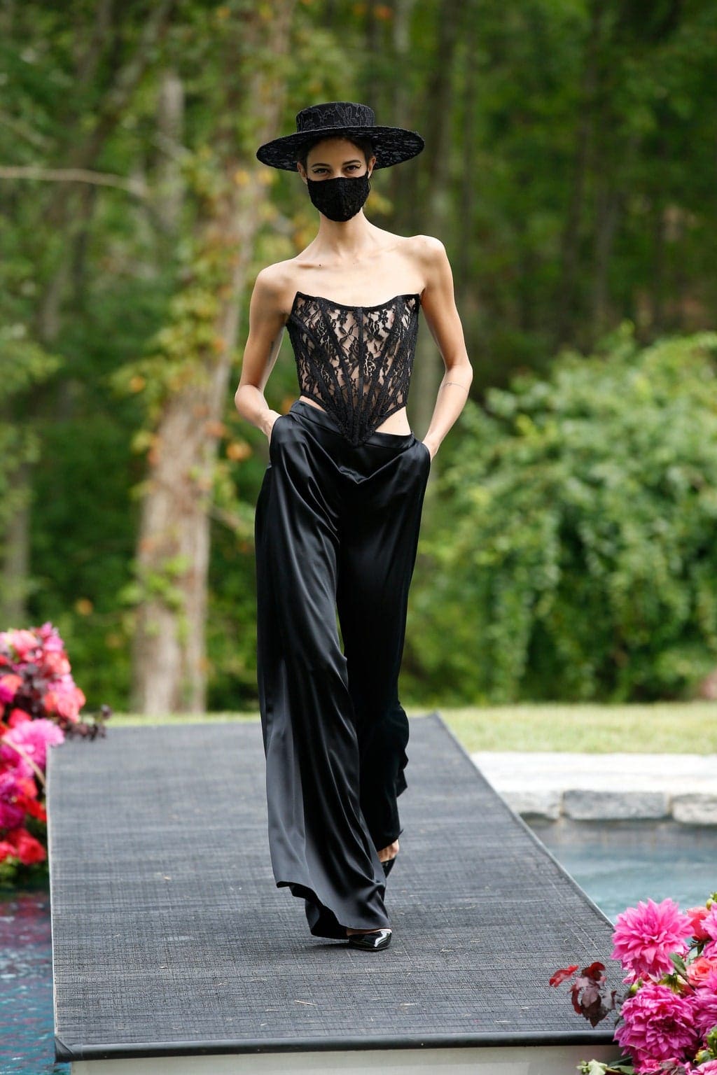 Christian Siriano Printemps Été 2021 New York par RUNWAY MAGAZINE