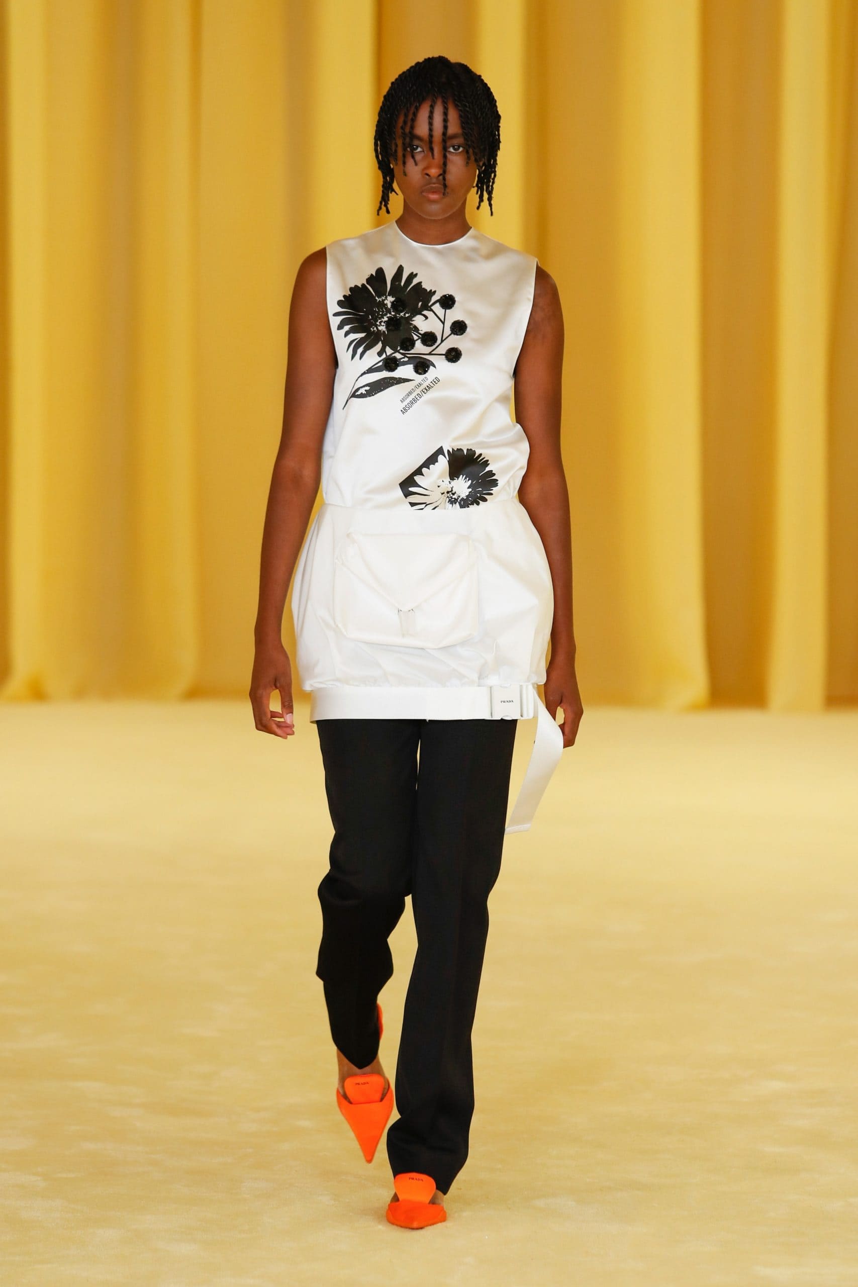 Prada Primavera Verano 2021 por RUNWAY REVISTA
