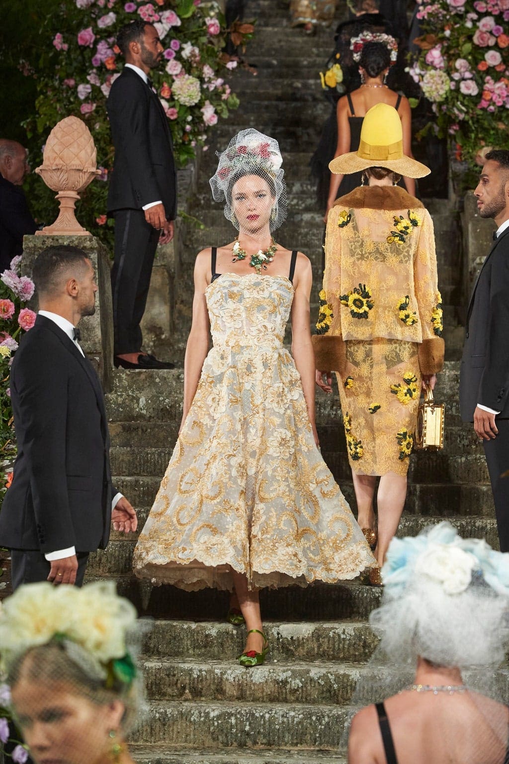 Dolce Gabbana Alta Moda Firenze 2020 - Fall-Winter 2020-2021 by RUNWAY MAGAZINE
