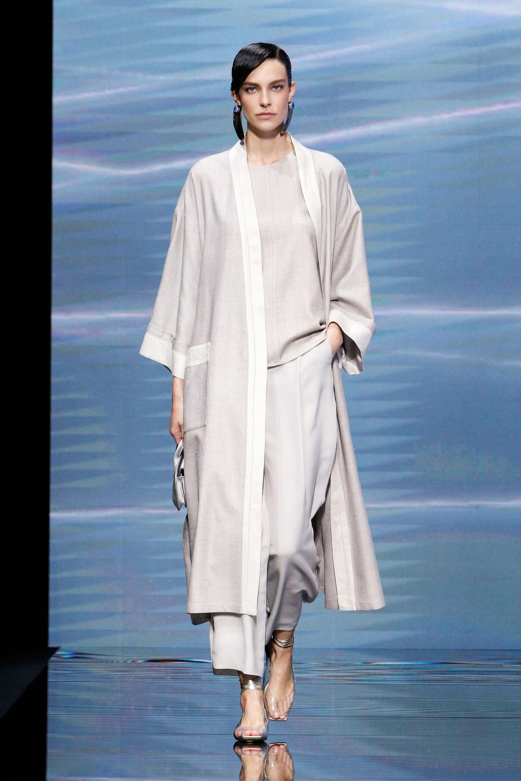 Giorgio Armani Frühling Sommer 2021 von RUNWAY MAGAZIN