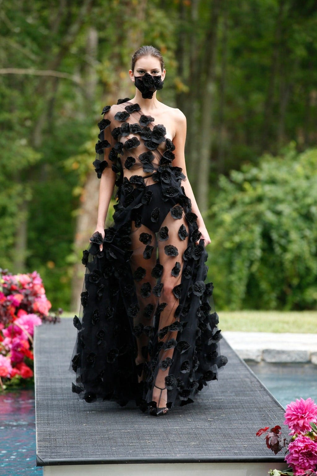 Christian Siriano Printemps Été 2021 New York par RUNWAY MAGAZINE