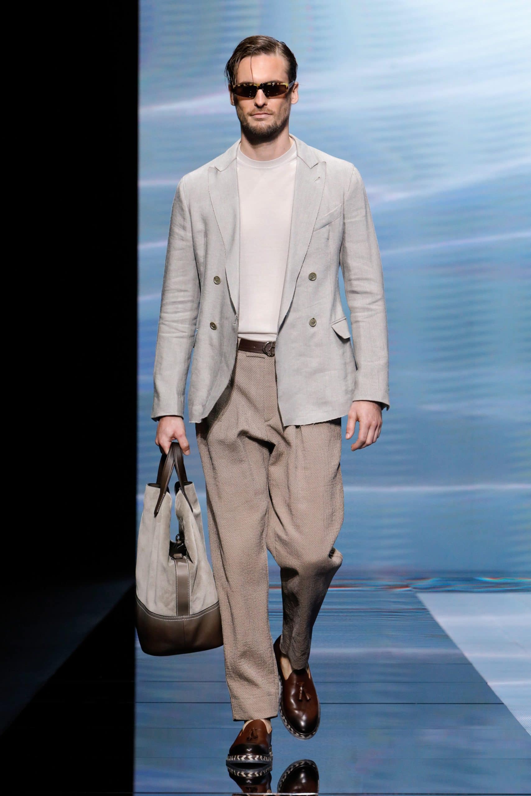 Giorgio Armani Frühling Sommer 2021 von RUNWAY MAGAZIN
