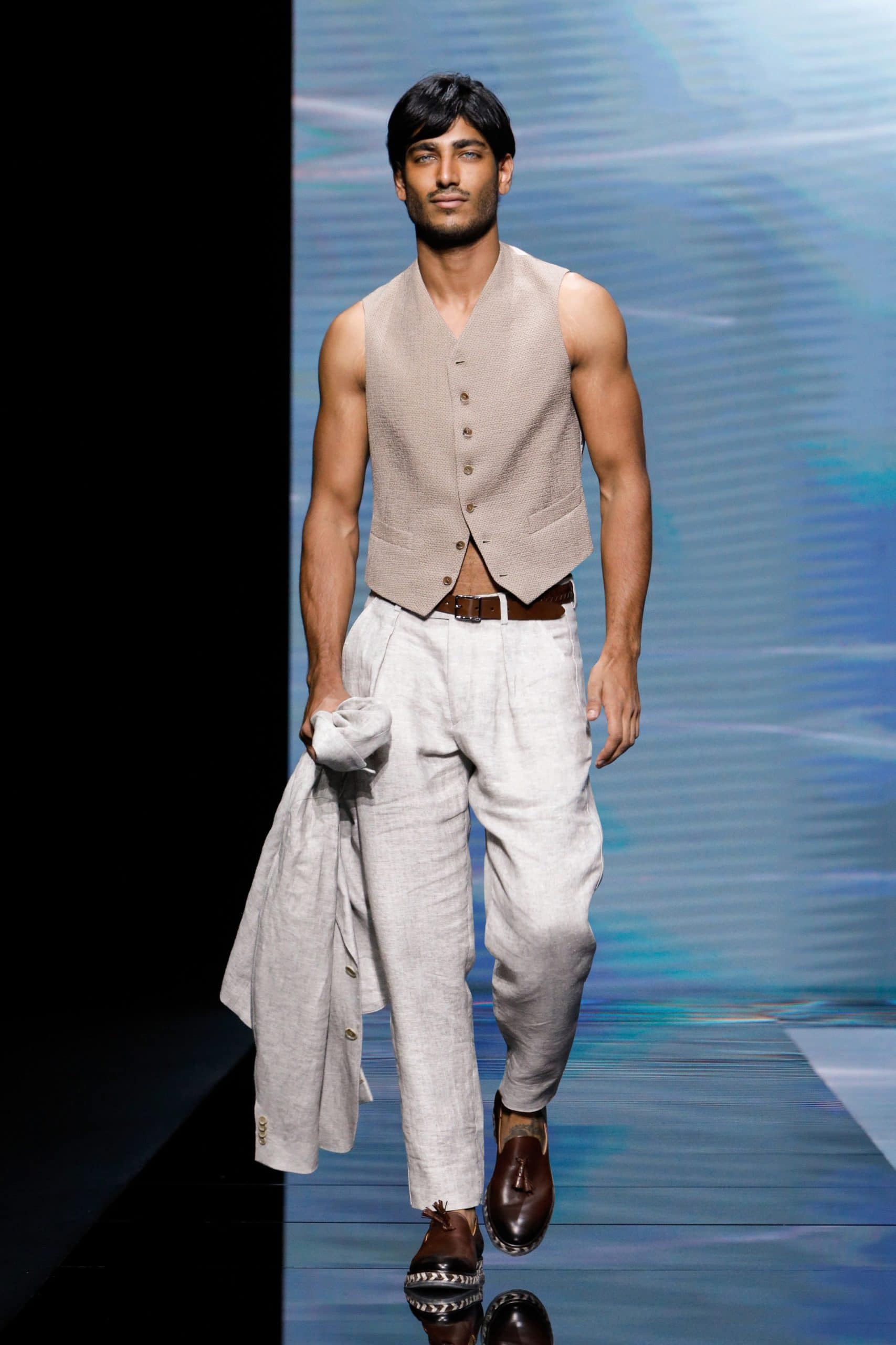 Giorgio Armani Frühling Sommer 2021 von RUNWAY MAGAZIN