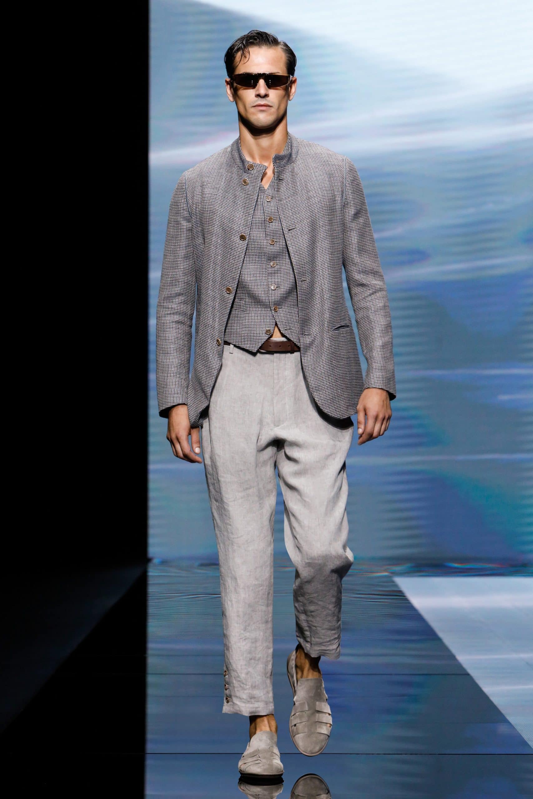 Giorgio Armani Frühling Sommer 2021 von RUNWAY MAGAZIN