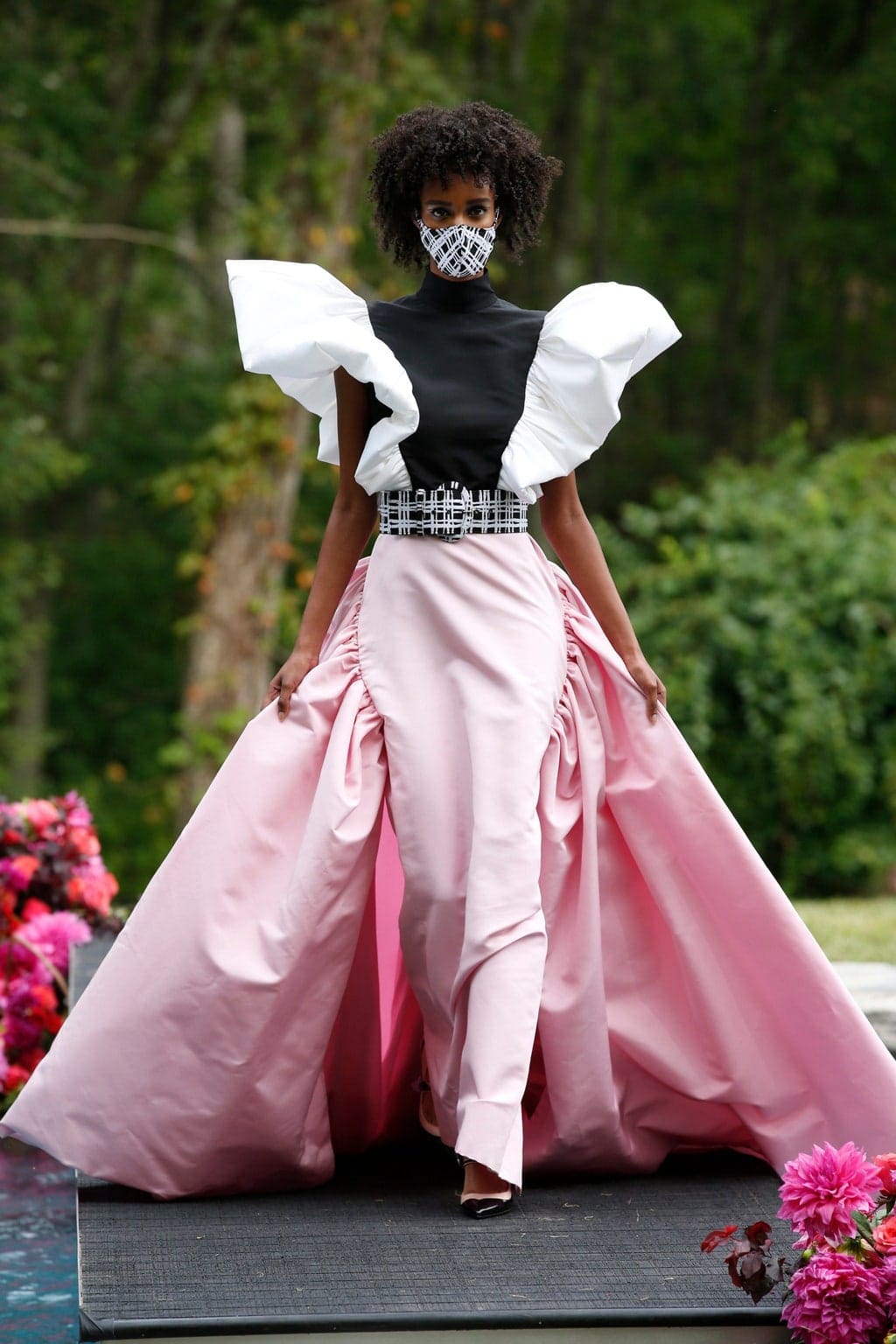 Christian Siriano Printemps Été 2021 New York par RUNWAY MAGAZINE