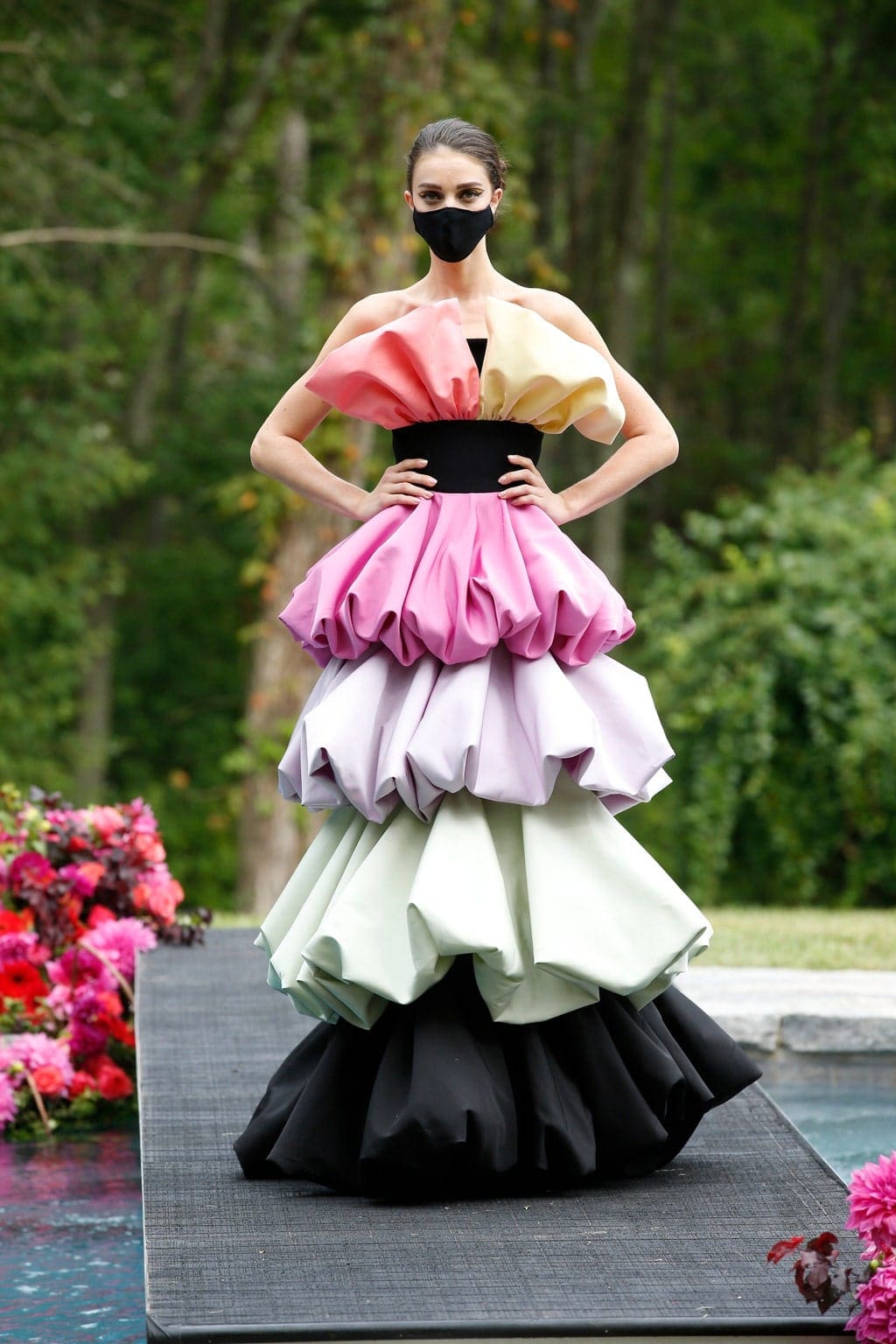 Christian Siriano Printemps Été 2021 New York par RUNWAY MAGAZINE