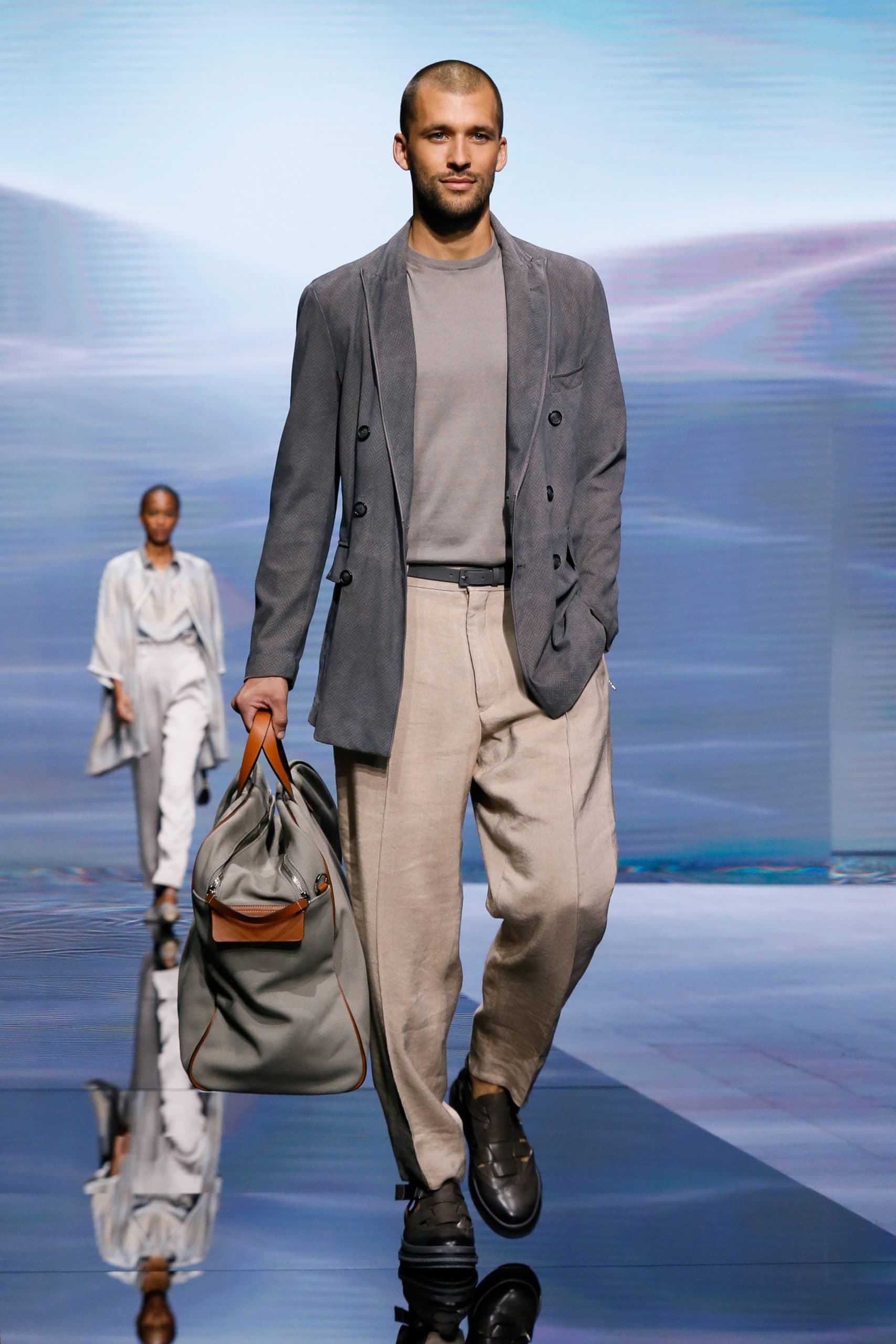 Giorgio Armani Frühling Sommer 2021 von RUNWAY MAGAZIN