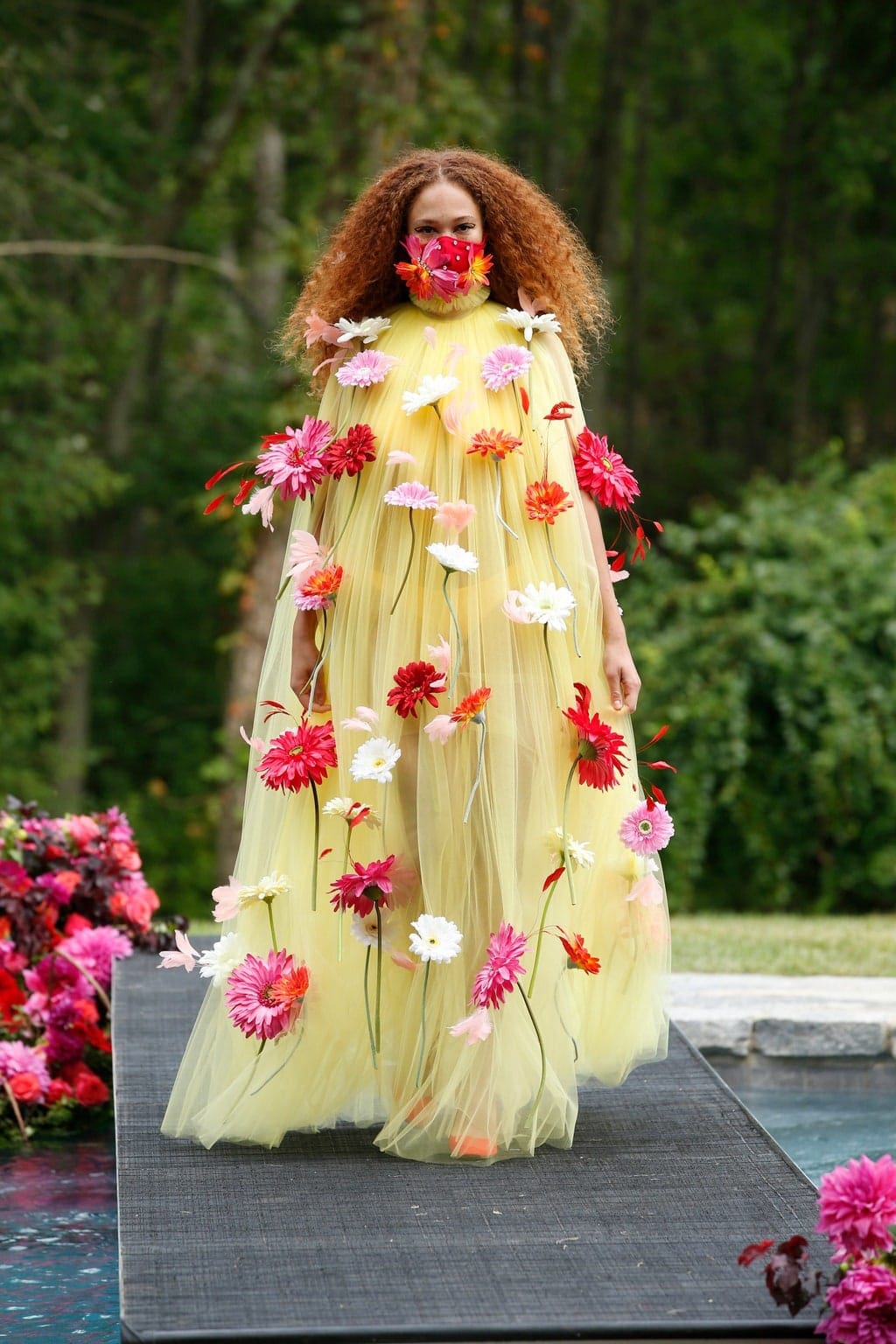 Christian Siriano Printemps Été 2021 New York par RUNWAY MAGAZINE