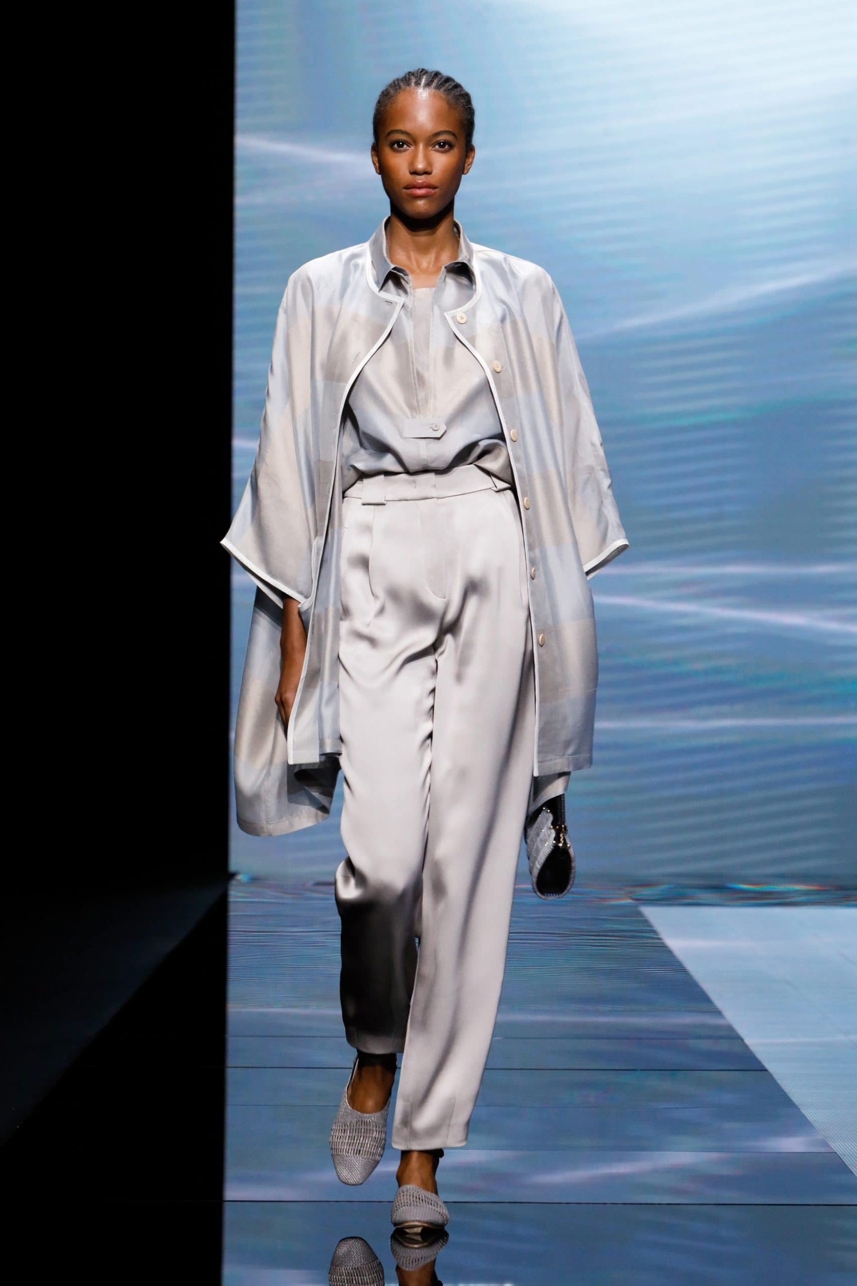 Giorgio Armani Frühling Sommer 2021 von RUNWAY MAGAZIN