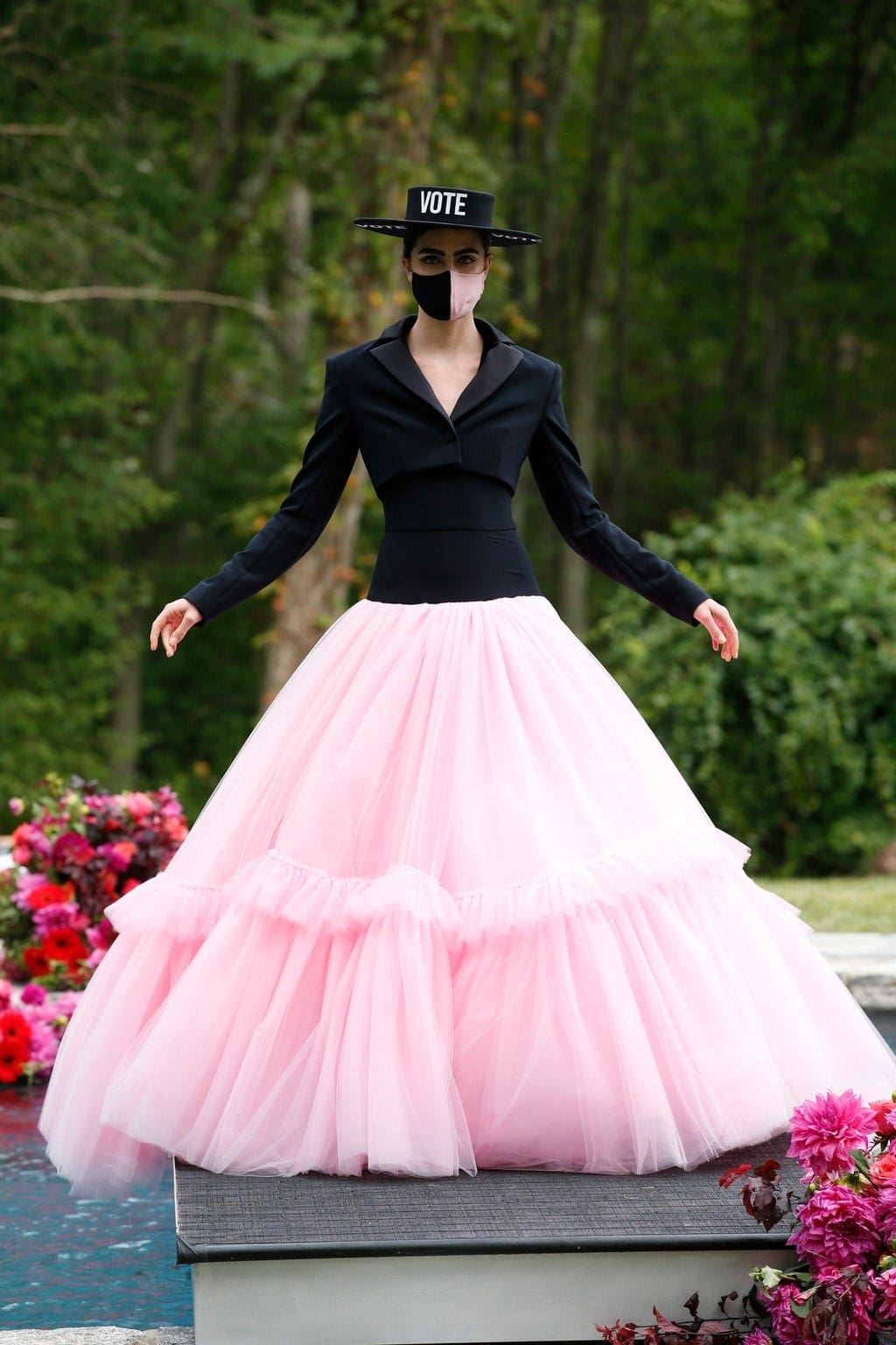 Christian Siriano Printemps Été 2021 New York par RUNWAY MAGAZINE