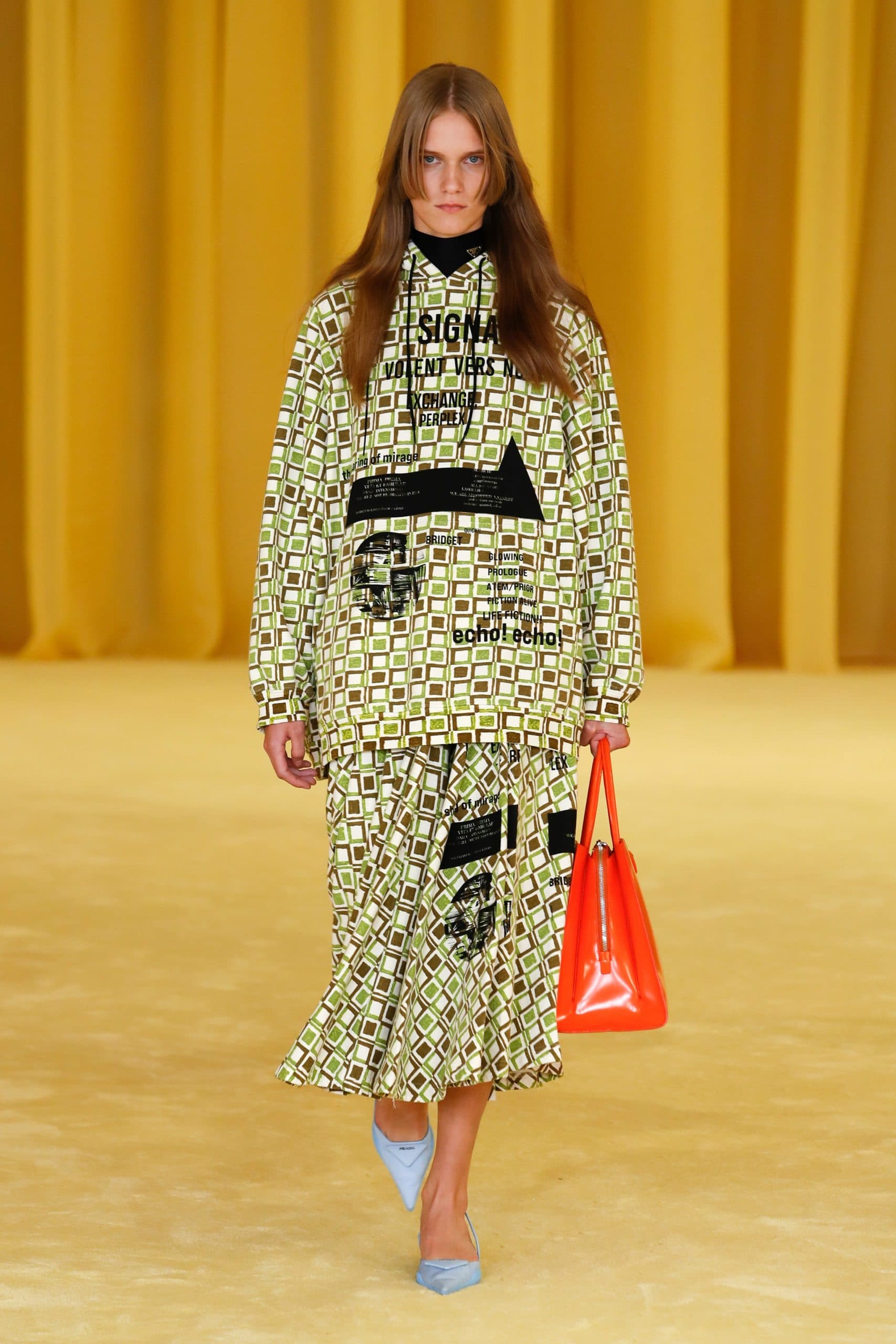 Prada Primavera Verano 2021 por RUNWAY REVISTA
