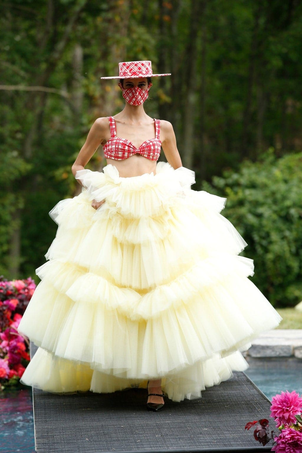 Christian Siriano Printemps Été 2021 New York par RUNWAY MAGAZINE