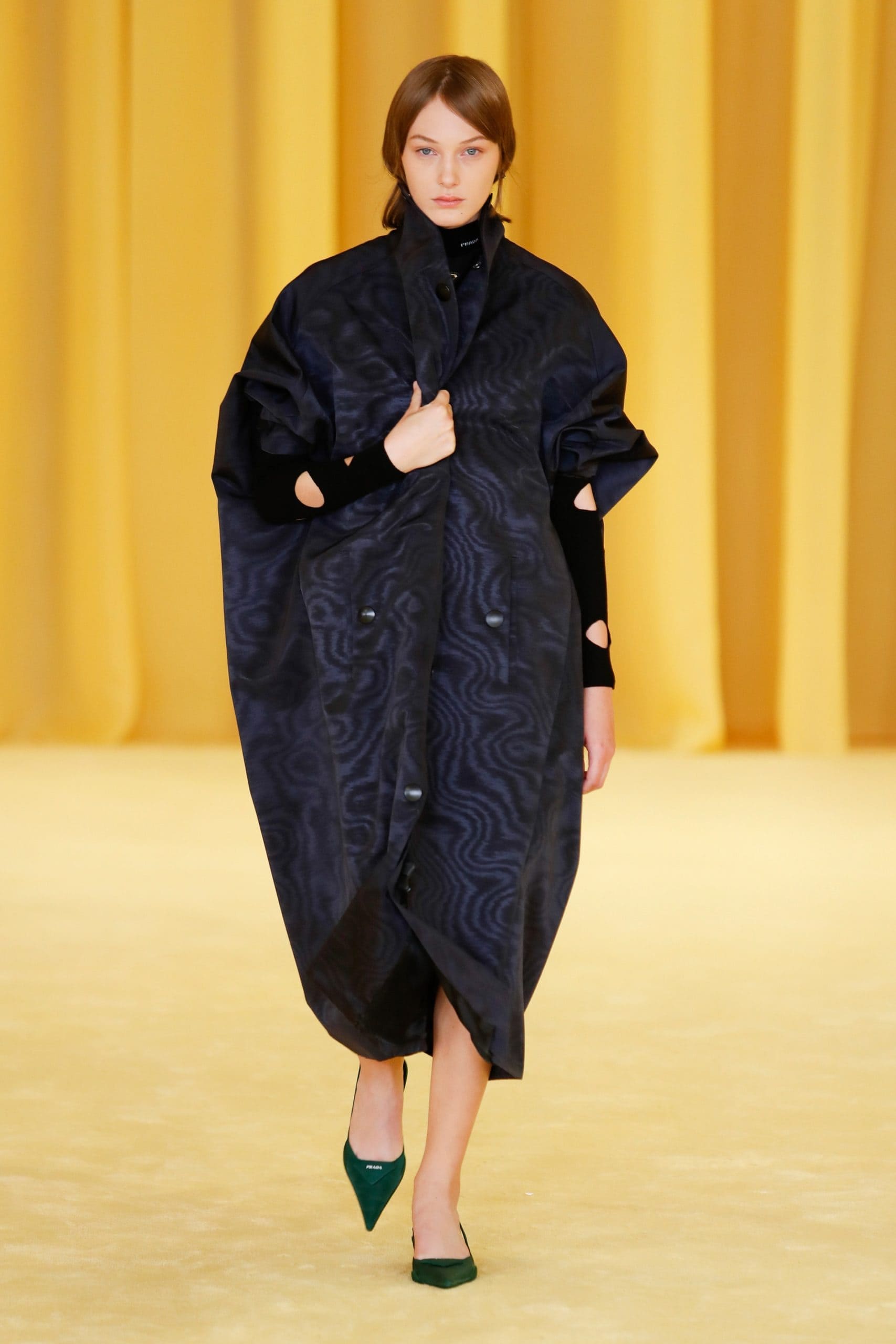Prada Primavera Verano 2021 por RUNWAY REVISTA