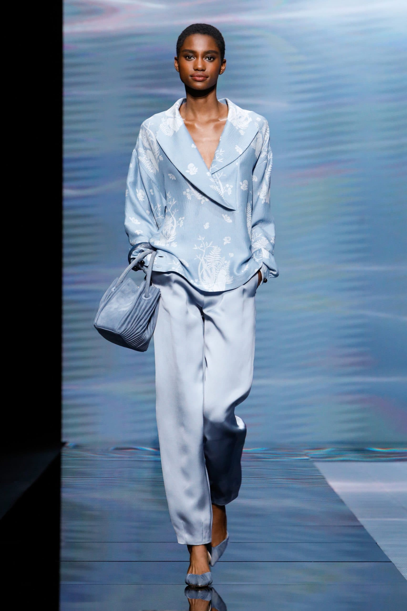 Giorgio Armani Frühling Sommer 2021 von RUNWAY MAGAZIN