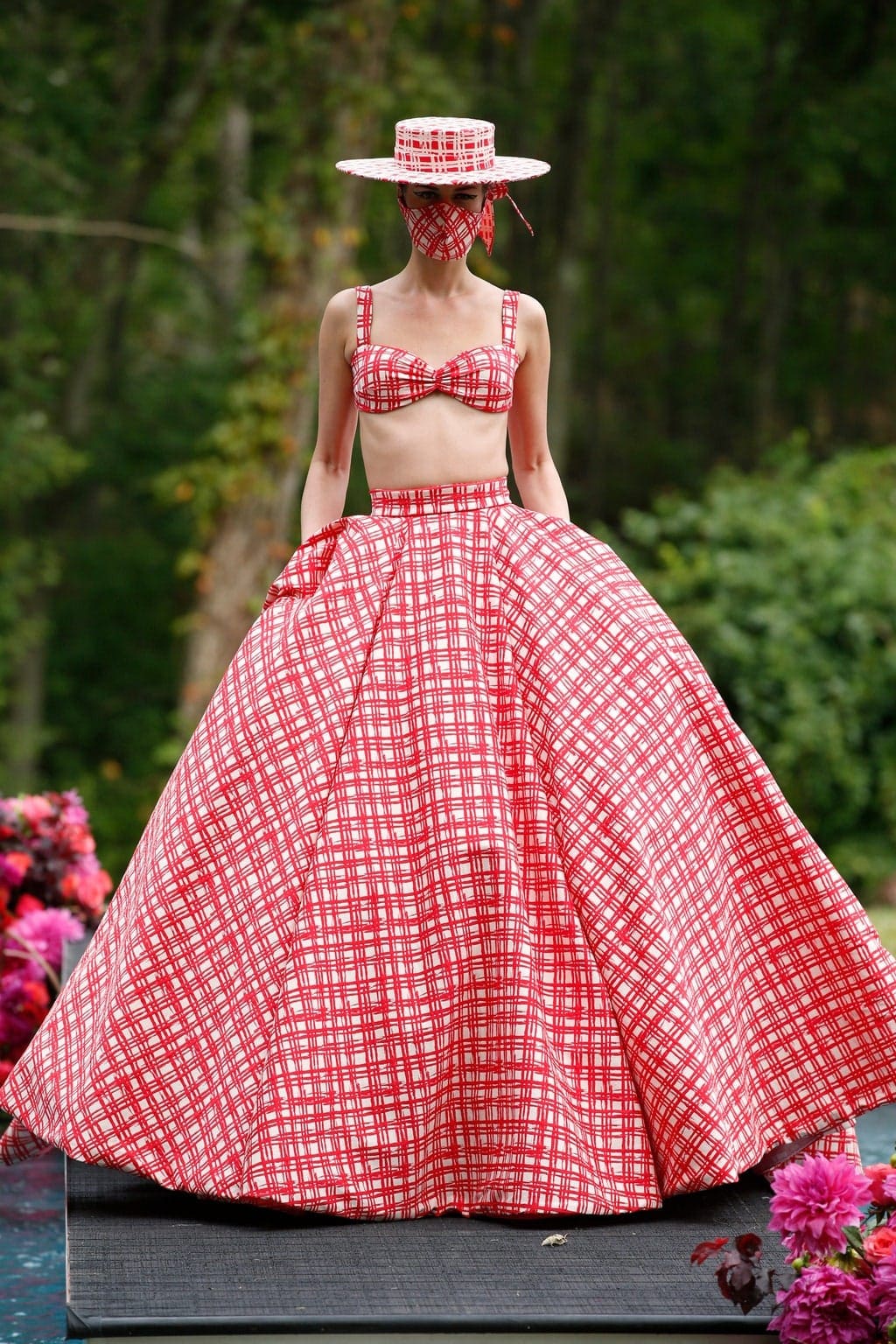 Christian Siriano Printemps Été 2021 New York par RUNWAY MAGAZINE
