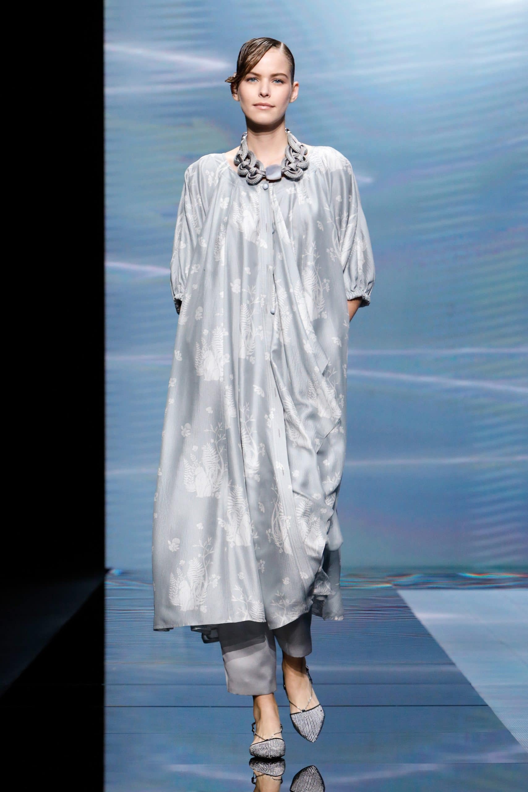 Giorgio Armani Frühling Sommer 2021 von RUNWAY MAGAZIN