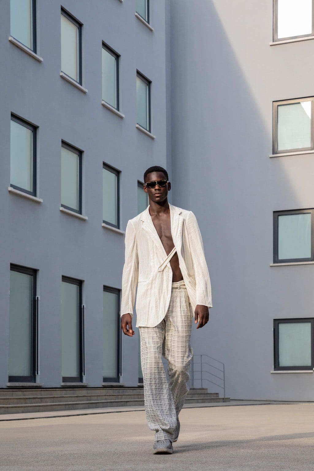 Emporio Armani Printemps Été 2021 Milan par RUNWAY MAGAZINE