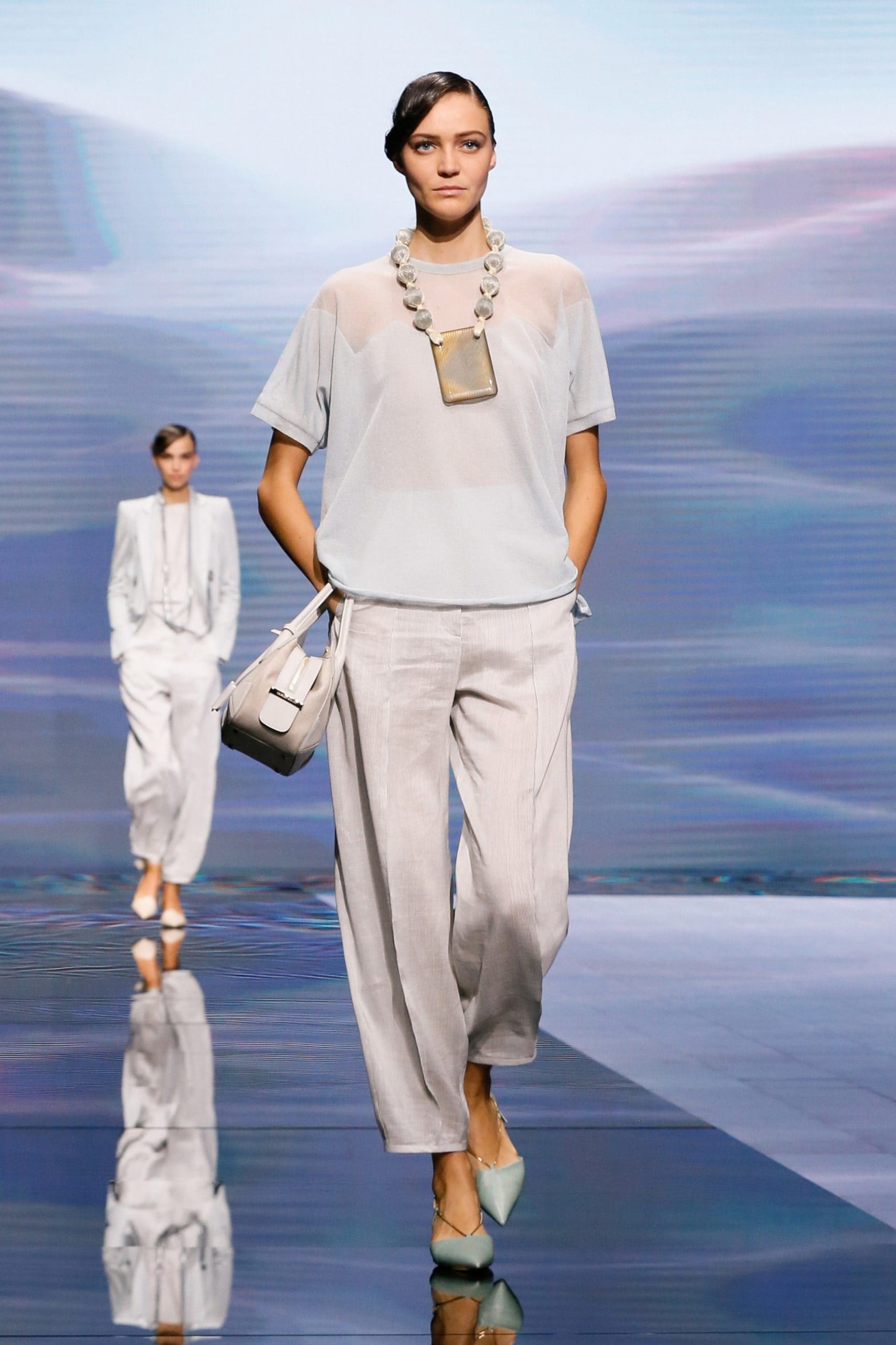 Giorgio Armani Frühling Sommer 2021 von RUNWAY MAGAZIN