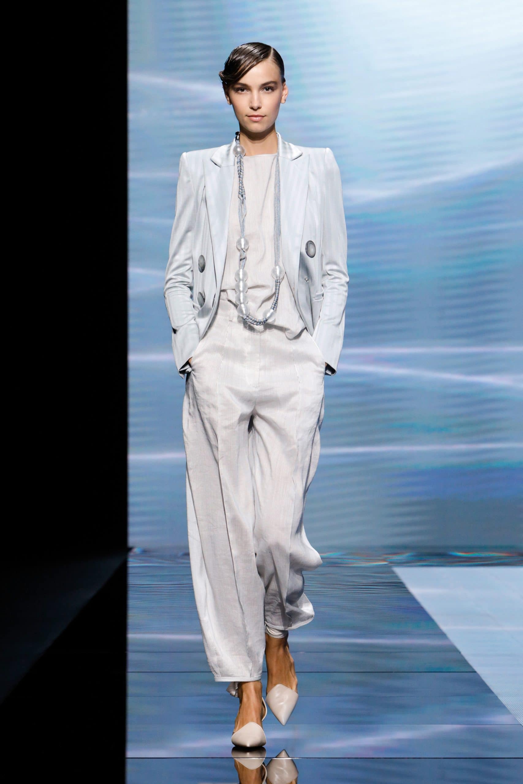 Giorgio Armani Frühling Sommer 2021 von RUNWAY MAGAZIN