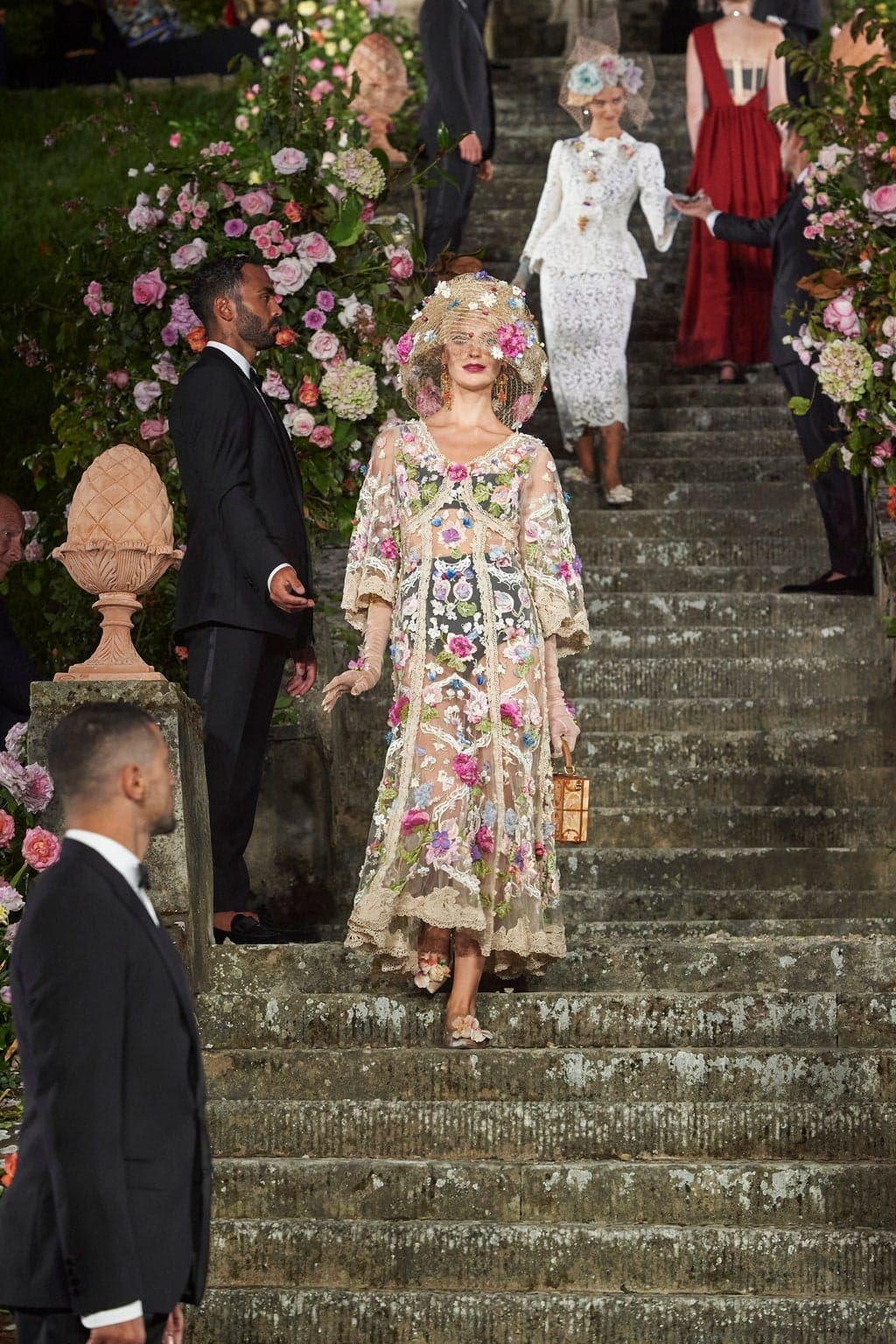 Dolce Gabbana Alta Moda Firenze 2020 - Fall-Winter 2020-2021 by RUNWAY MAGAZINE