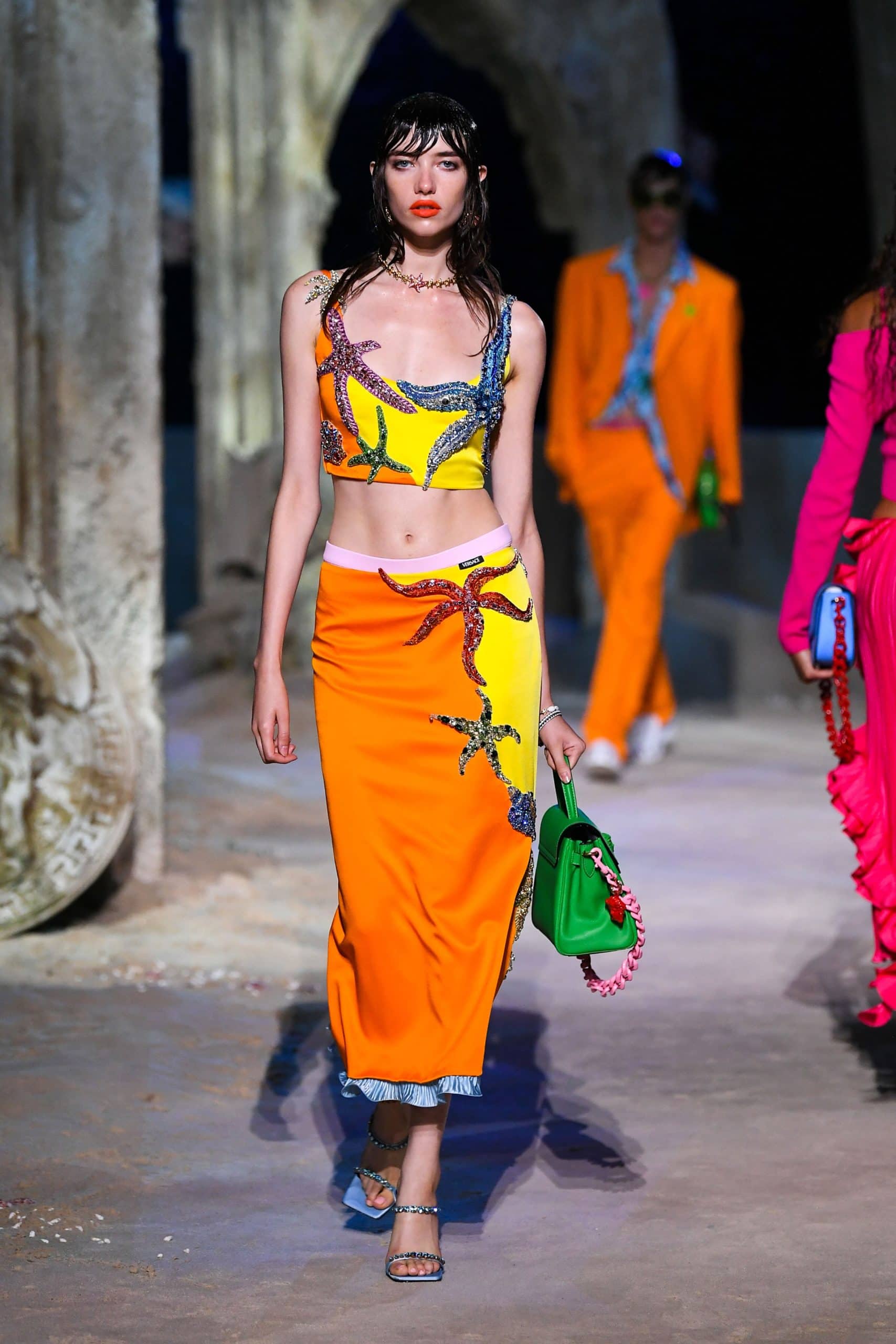 ヴェルサーチ春夏2021年 RUNWAY マガジン