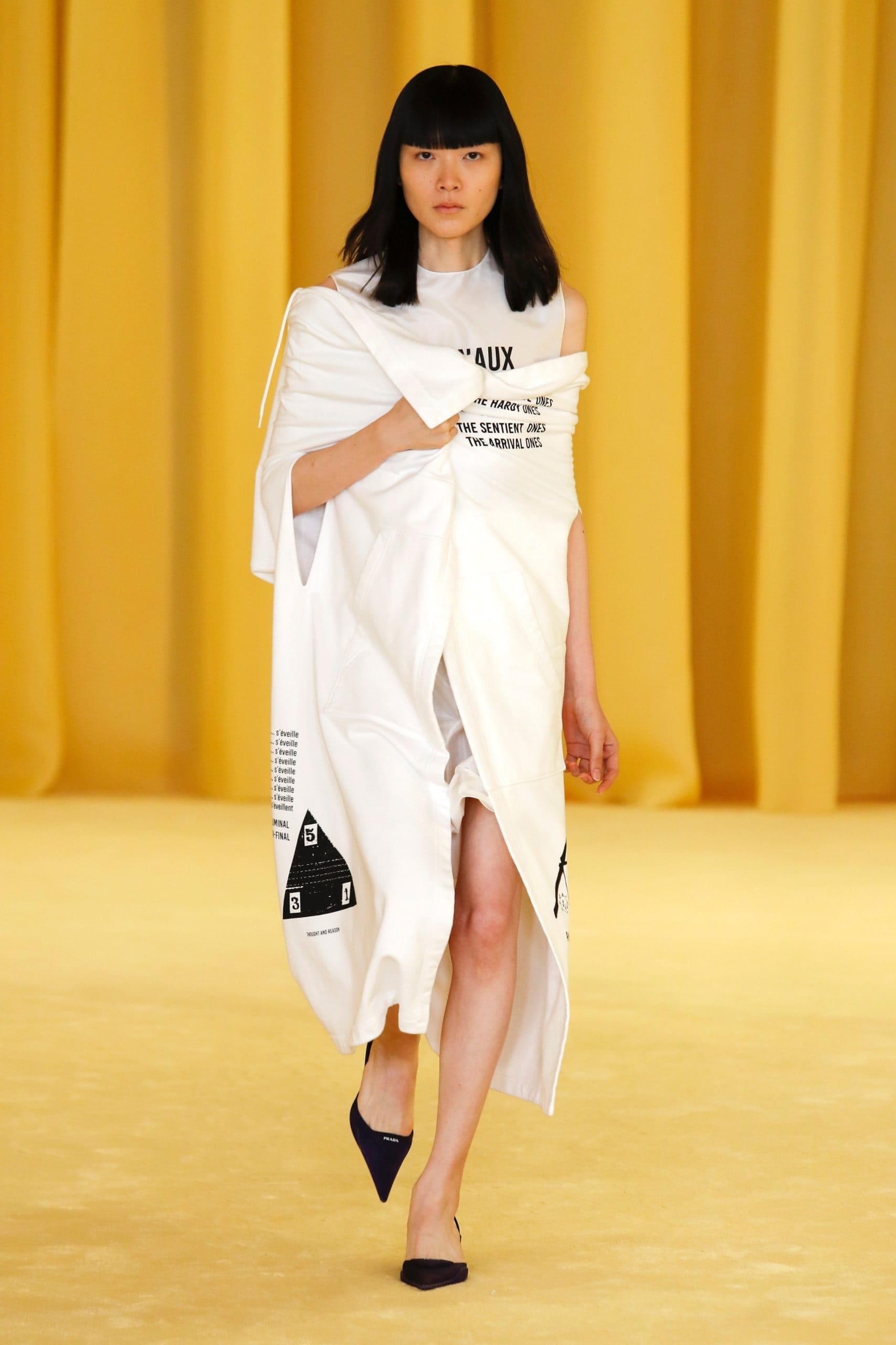 Prada Primavera Verano 2021 por RUNWAY REVISTA