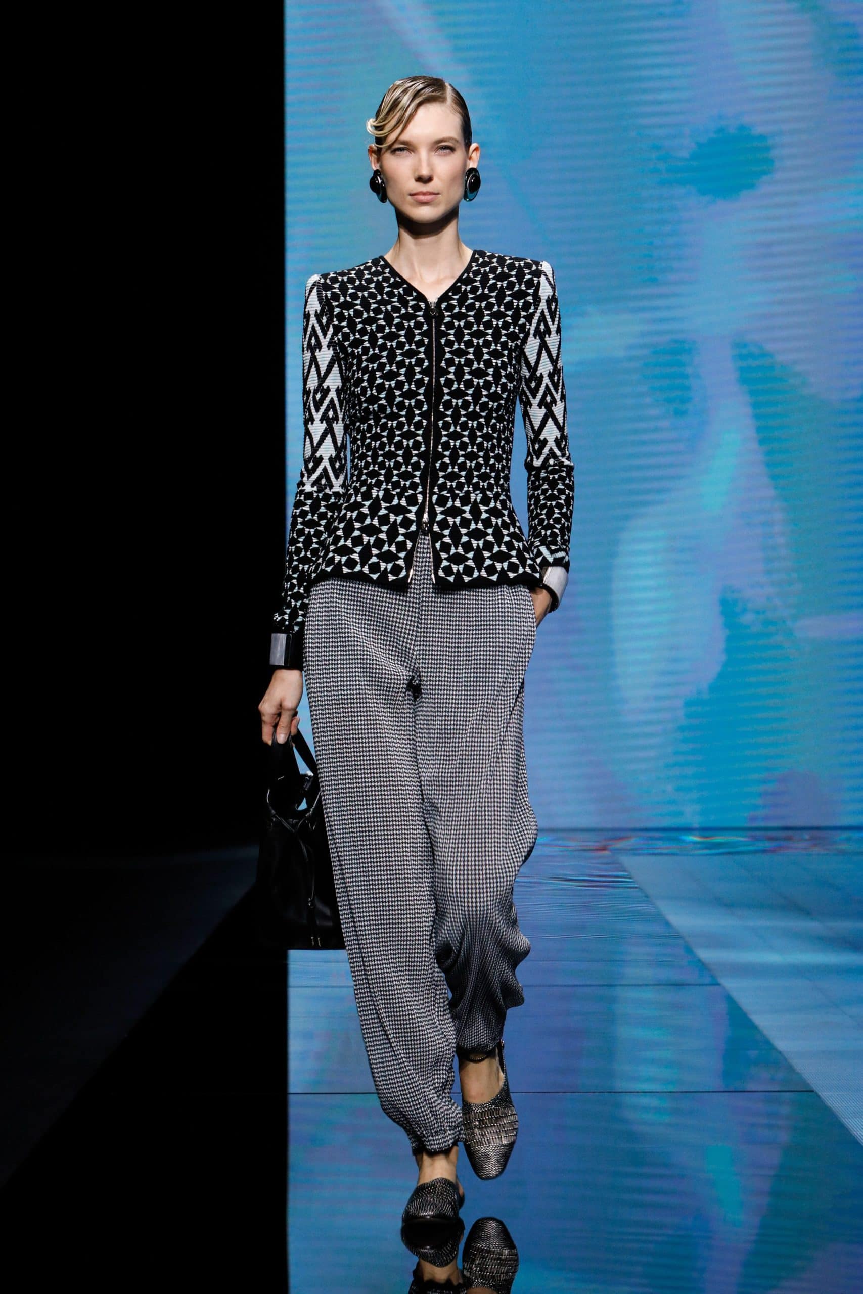 Giorgio Armani Frühling Sommer 2021 von RUNWAY MAGAZIN