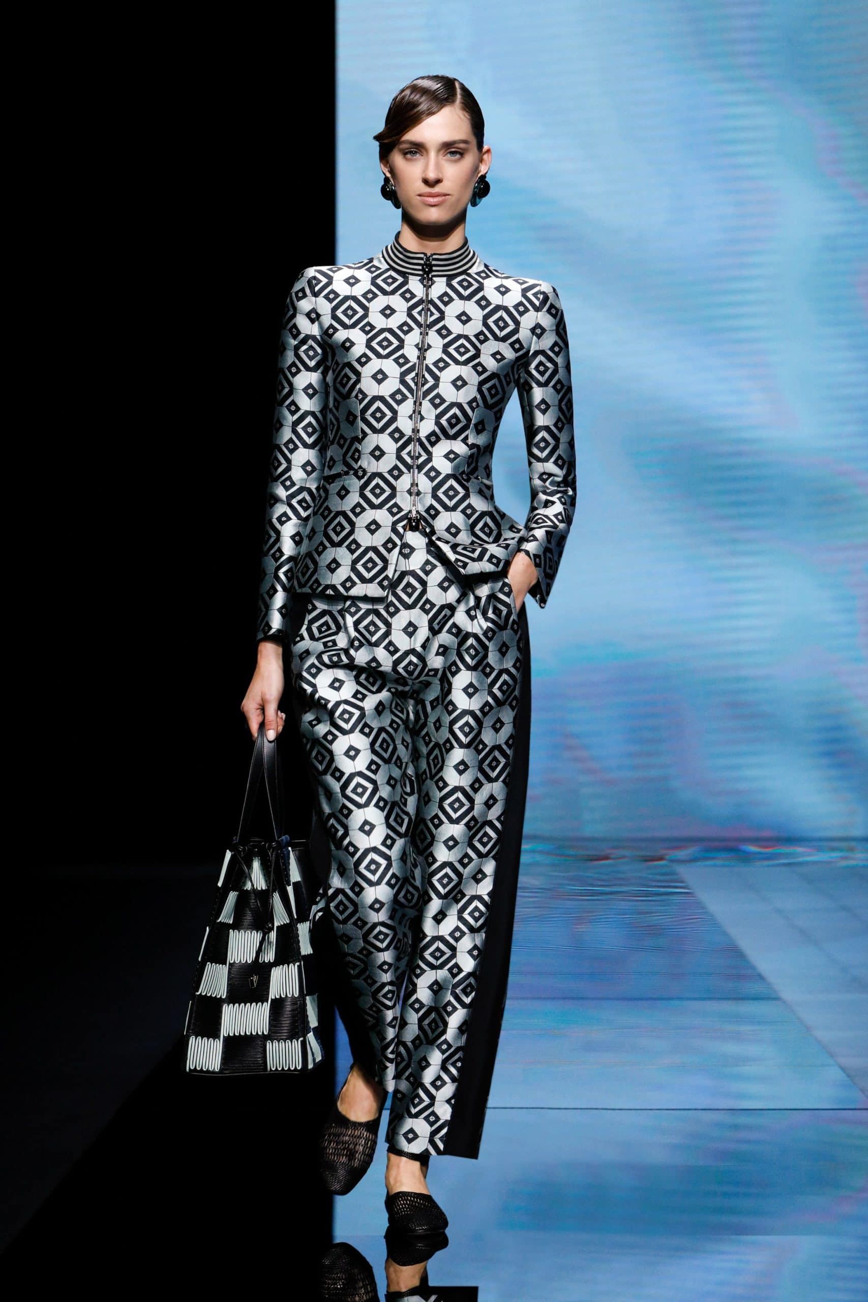 Giorgio Armani Frühling Sommer 2021 von RUNWAY MAGAZIN