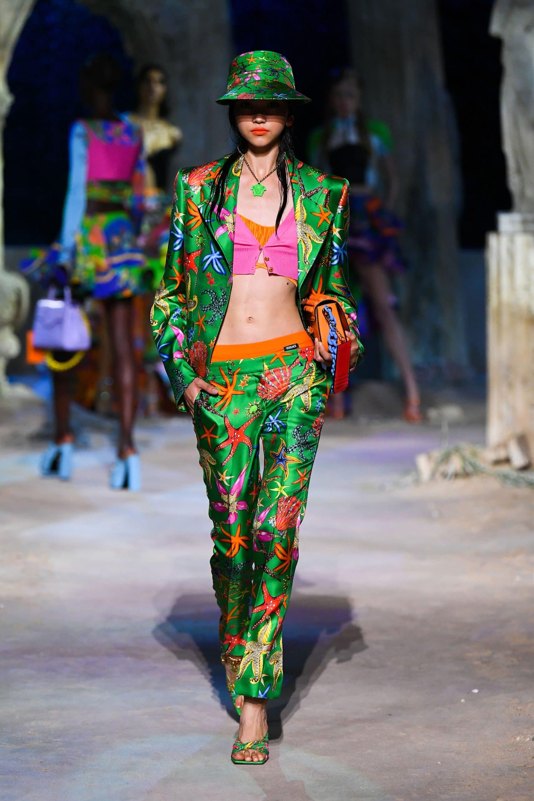 ヴェルサーチ春夏2021年 RUNWAY マガジン