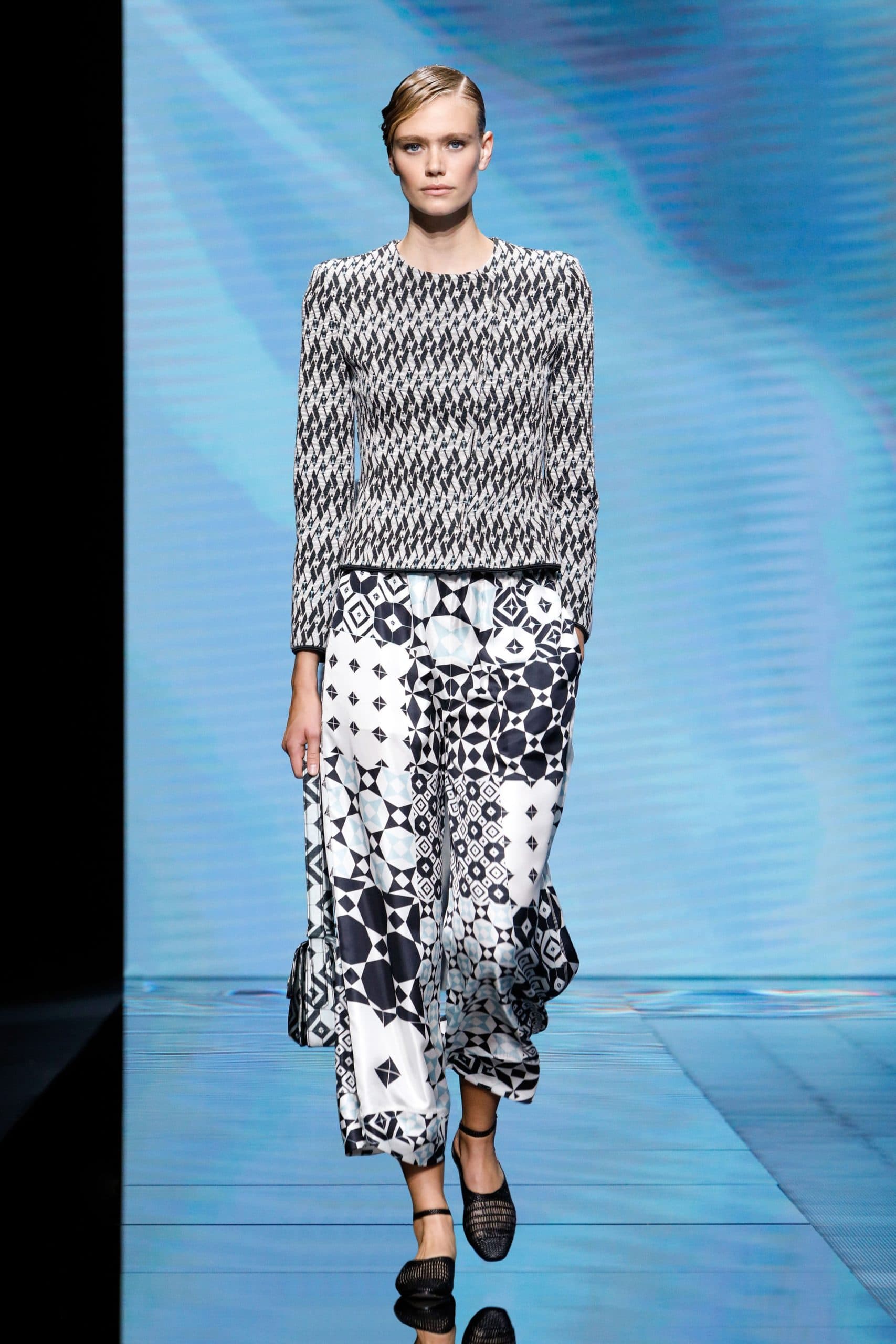 Giorgio Armani Frühling Sommer 2021 von RUNWAY MAGAZIN