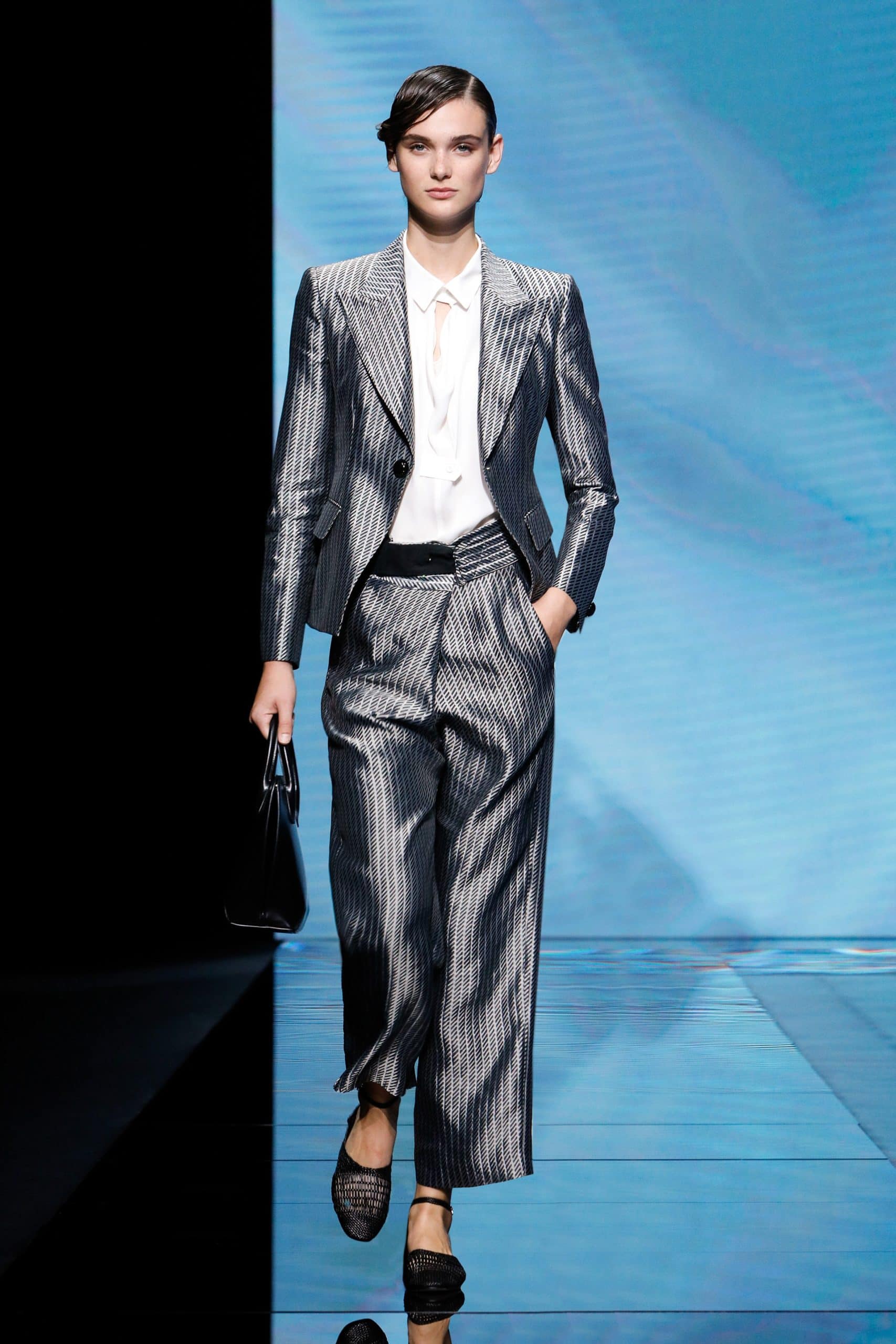 Giorgio Armani Frühling Sommer 2021 von RUNWAY MAGAZIN