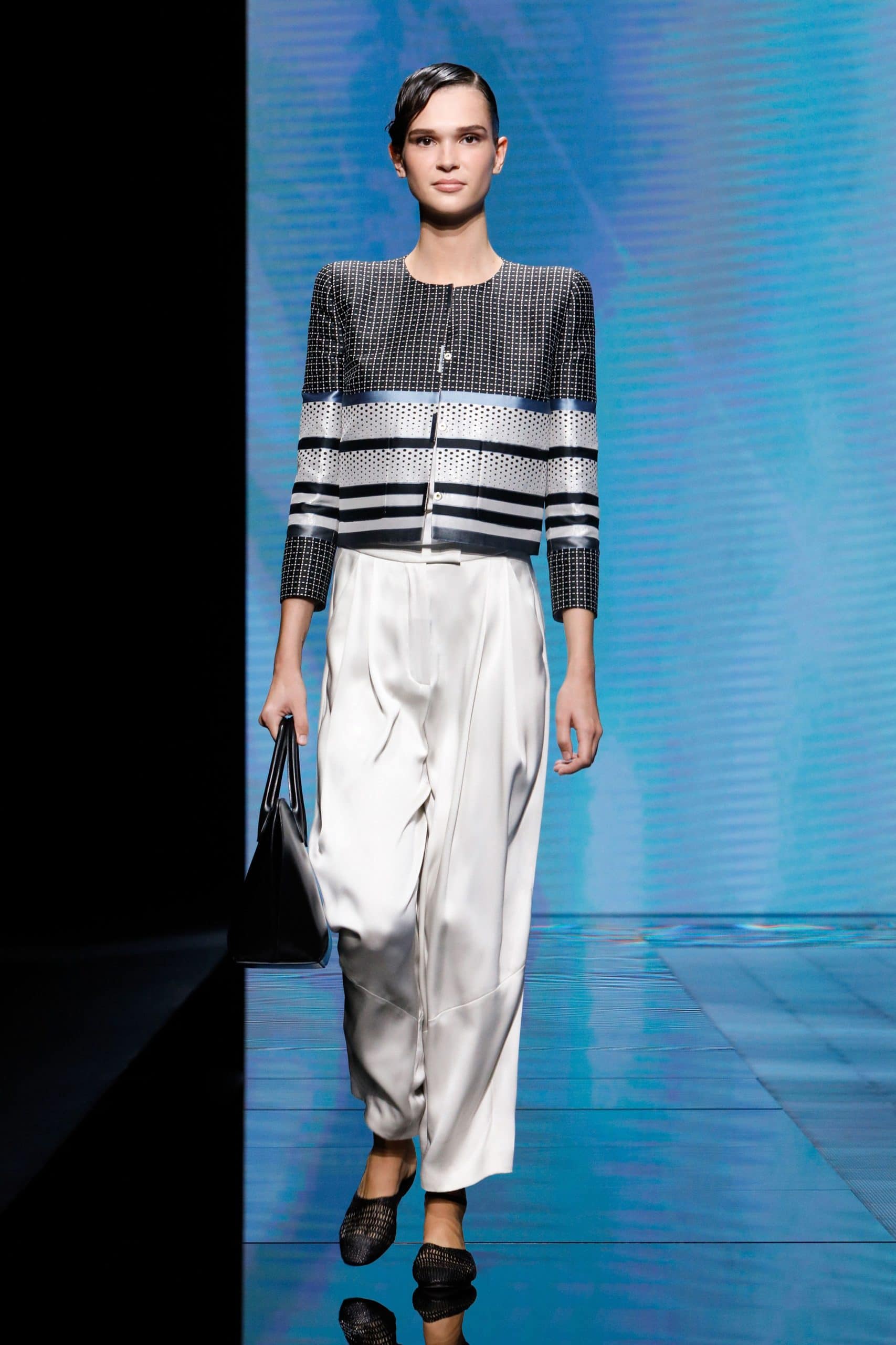 Giorgio Armani Frühling Sommer 2021 von RUNWAY MAGAZIN