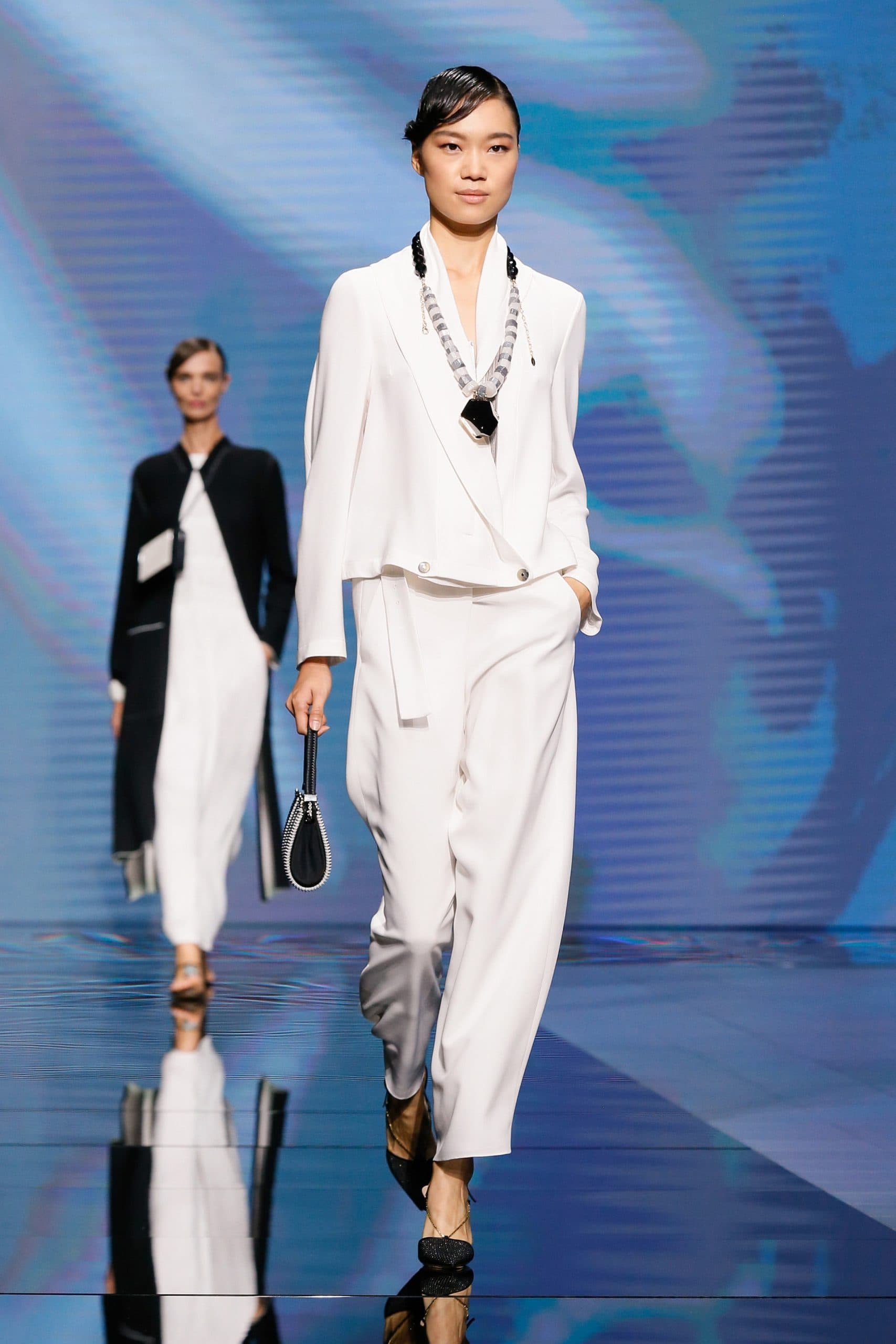 Giorgio Armani Frühling Sommer 2021 von RUNWAY MAGAZIN