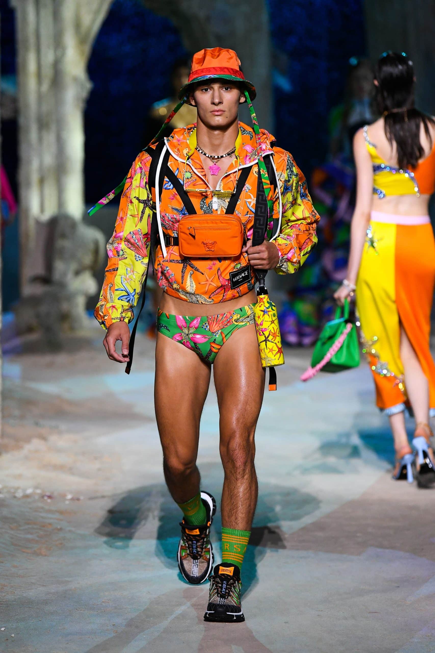 ヴェルサーチ春夏2021年 RUNWAY マガジン