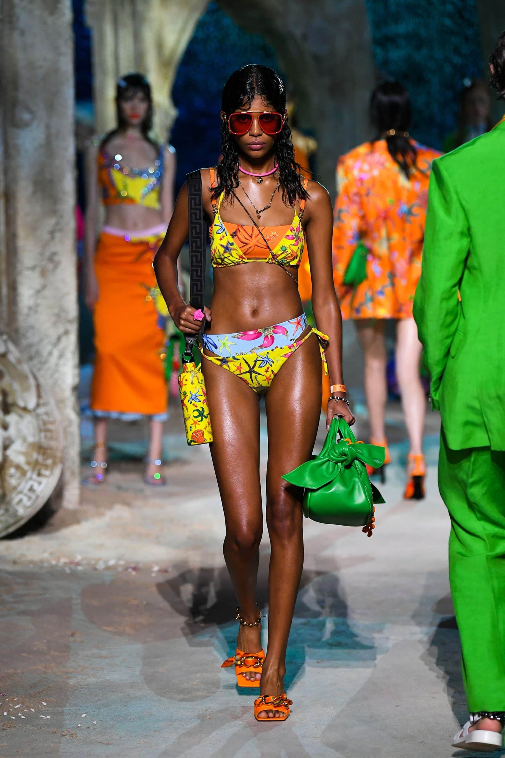 ヴェルサーチ春夏2021年 RUNWAY マガジン