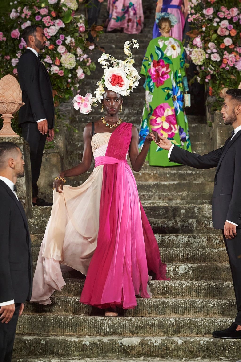 Dolce Gabbana Alta Moda Firenze 2020 - Fall-Winter 2020-2021 by RUNWAY MAGAZINE