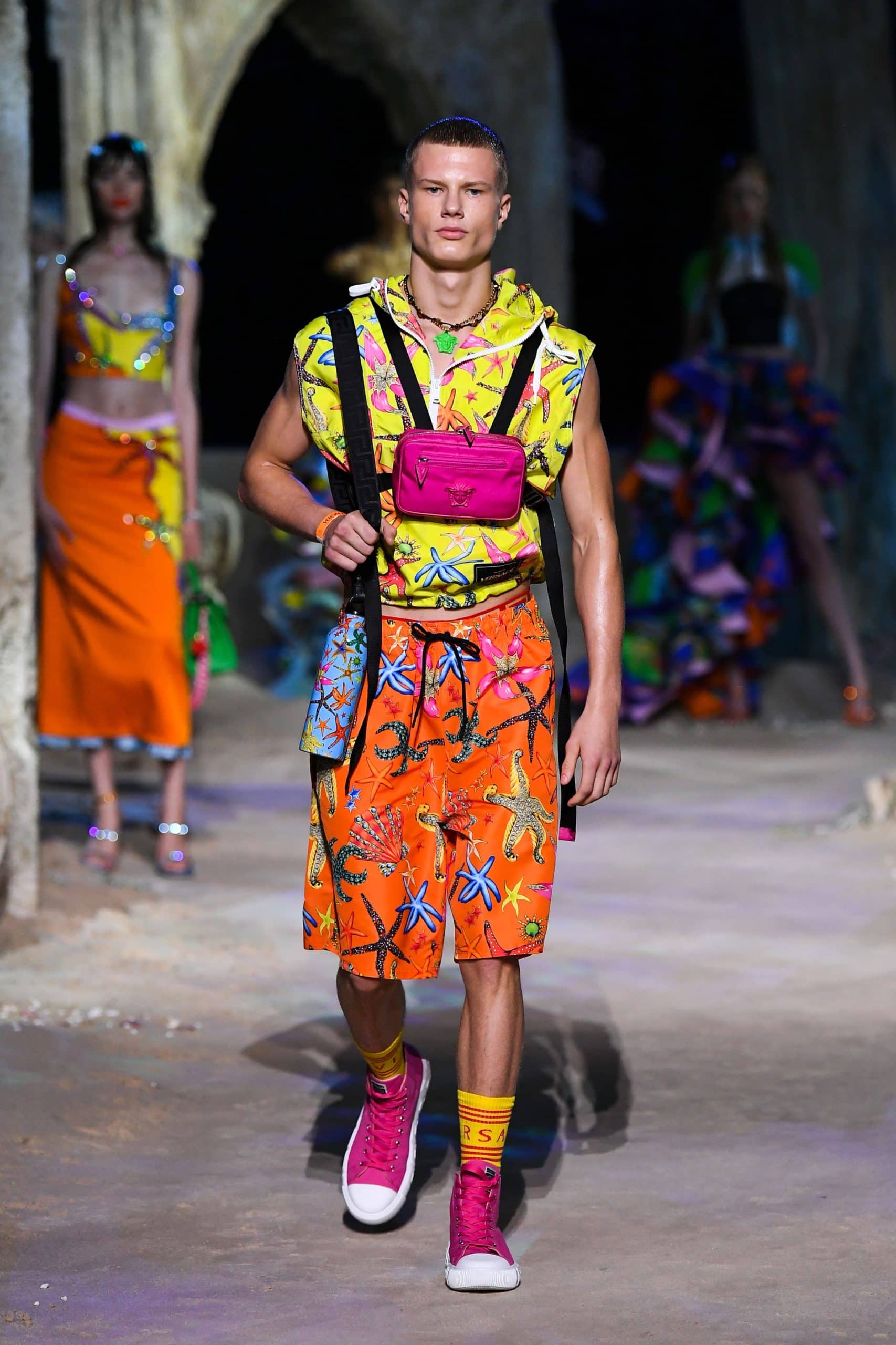 ヴェルサーチ春夏2021年 RUNWAY マガジン