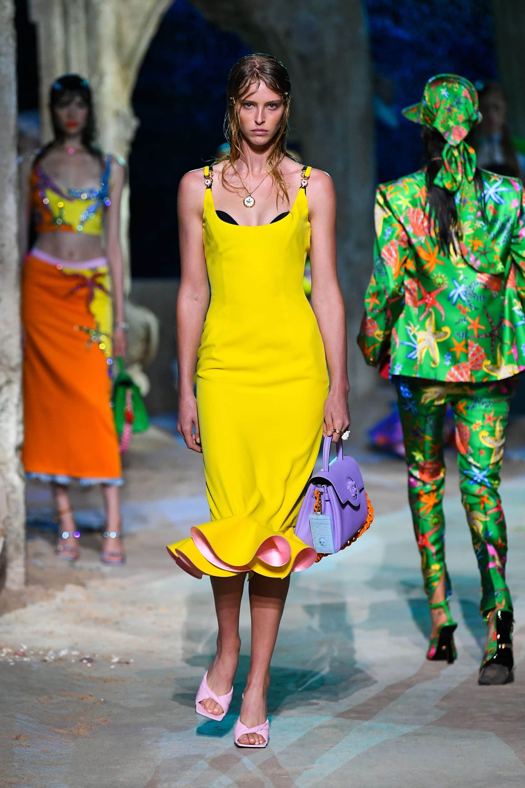 ヴェルサーチ春夏2021年 RUNWAY マガジン