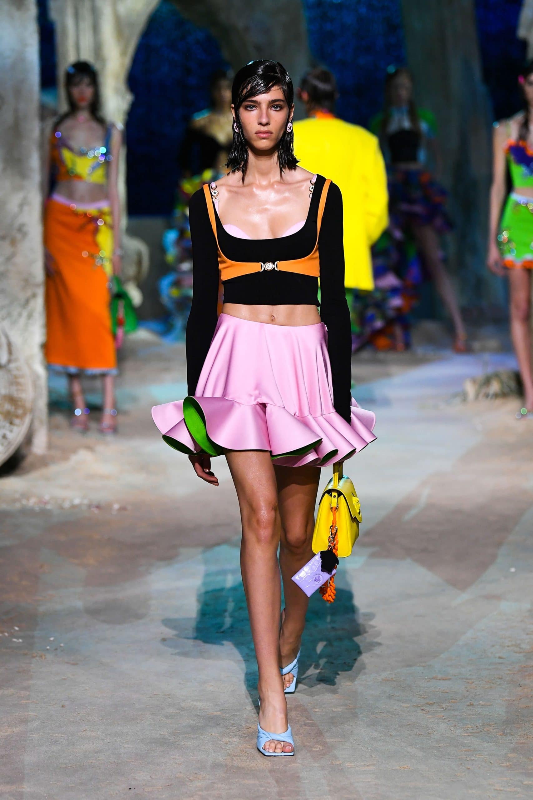 ヴェルサーチ春夏2021年 RUNWAY マガジン