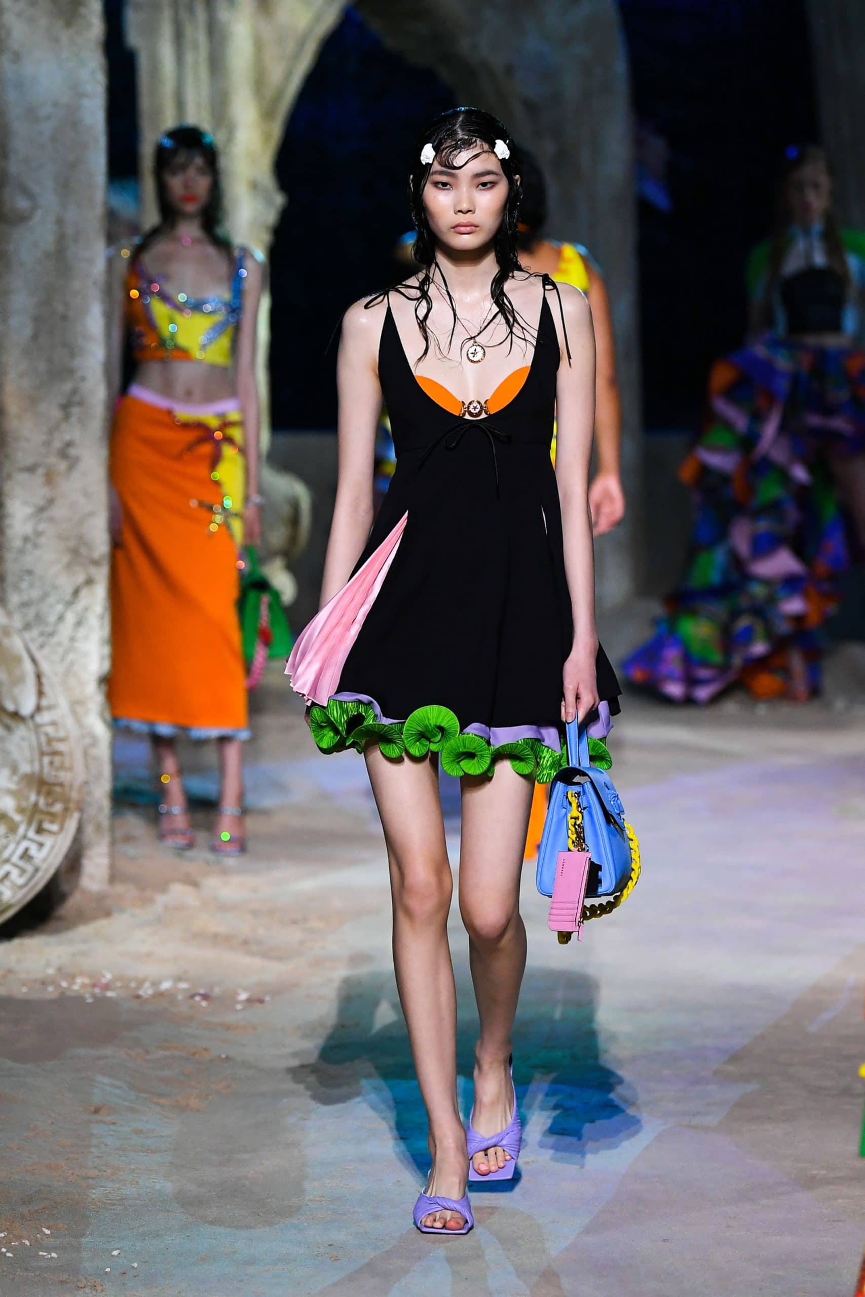 ヴェルサーチ春夏2021年 RUNWAY マガジン